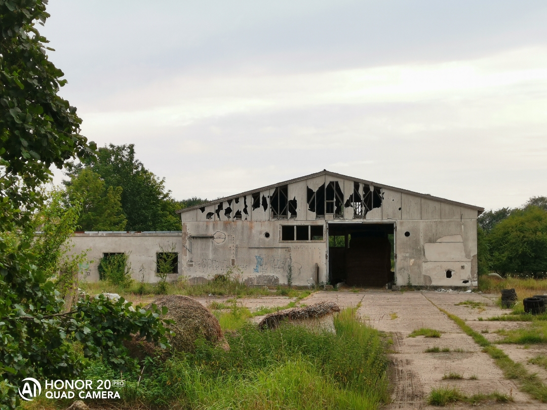 LostPlacenbspVerlassenenbspDDRnbspTierzuchtnbspmitnbspdemnbspHonor20Pr