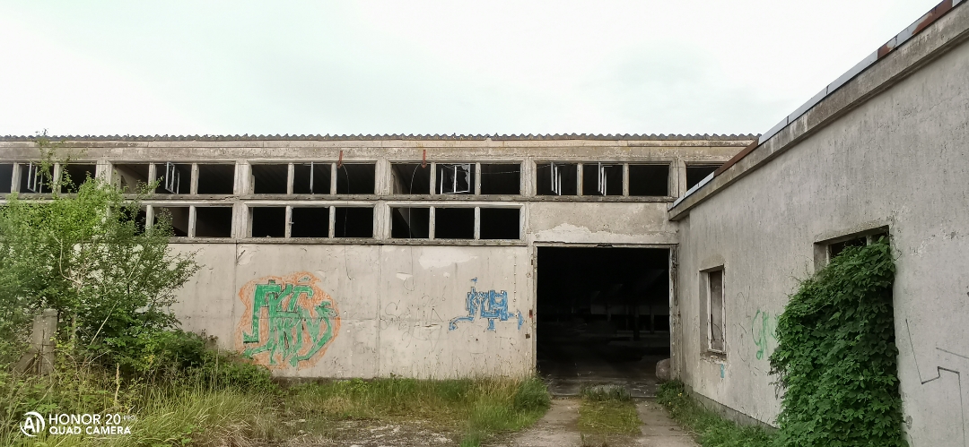 LostPlacenbspVerlassenenbspDDRnbspTierzuchtnbspmitnbspdemnbspHonor20Pr