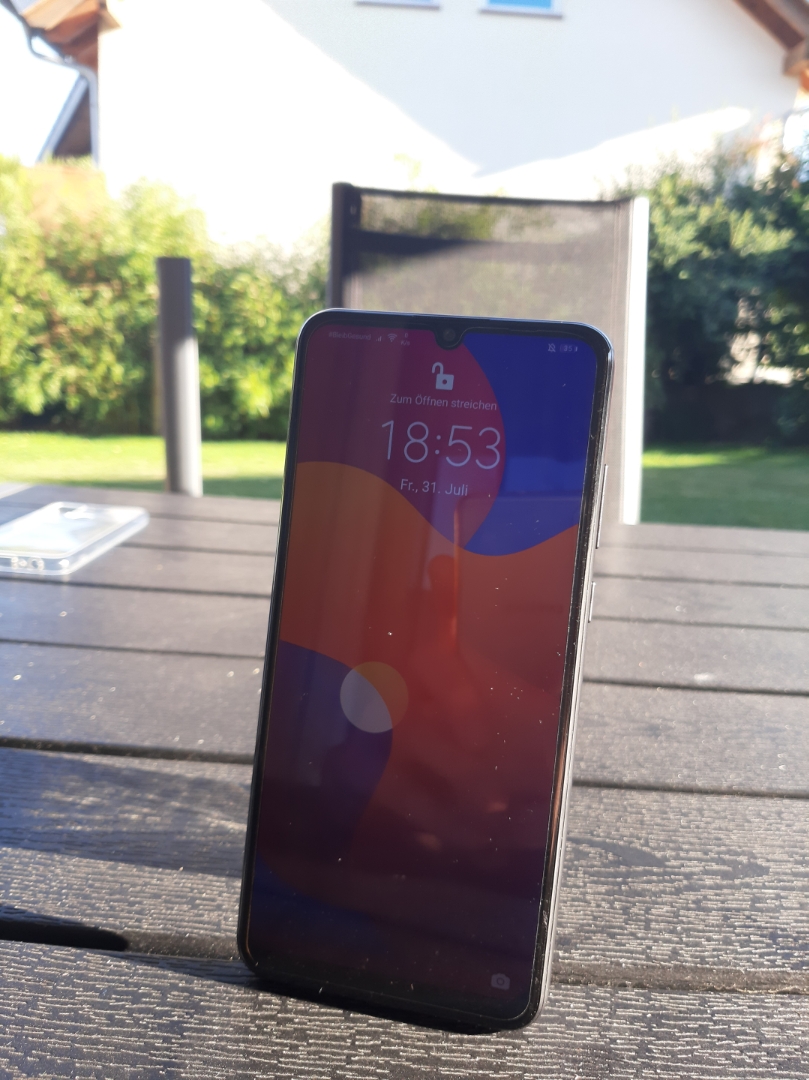 pDas-HONOR-9A-hat-ein-sehr-schlichtes-und-minimalistisches-Design-Auf