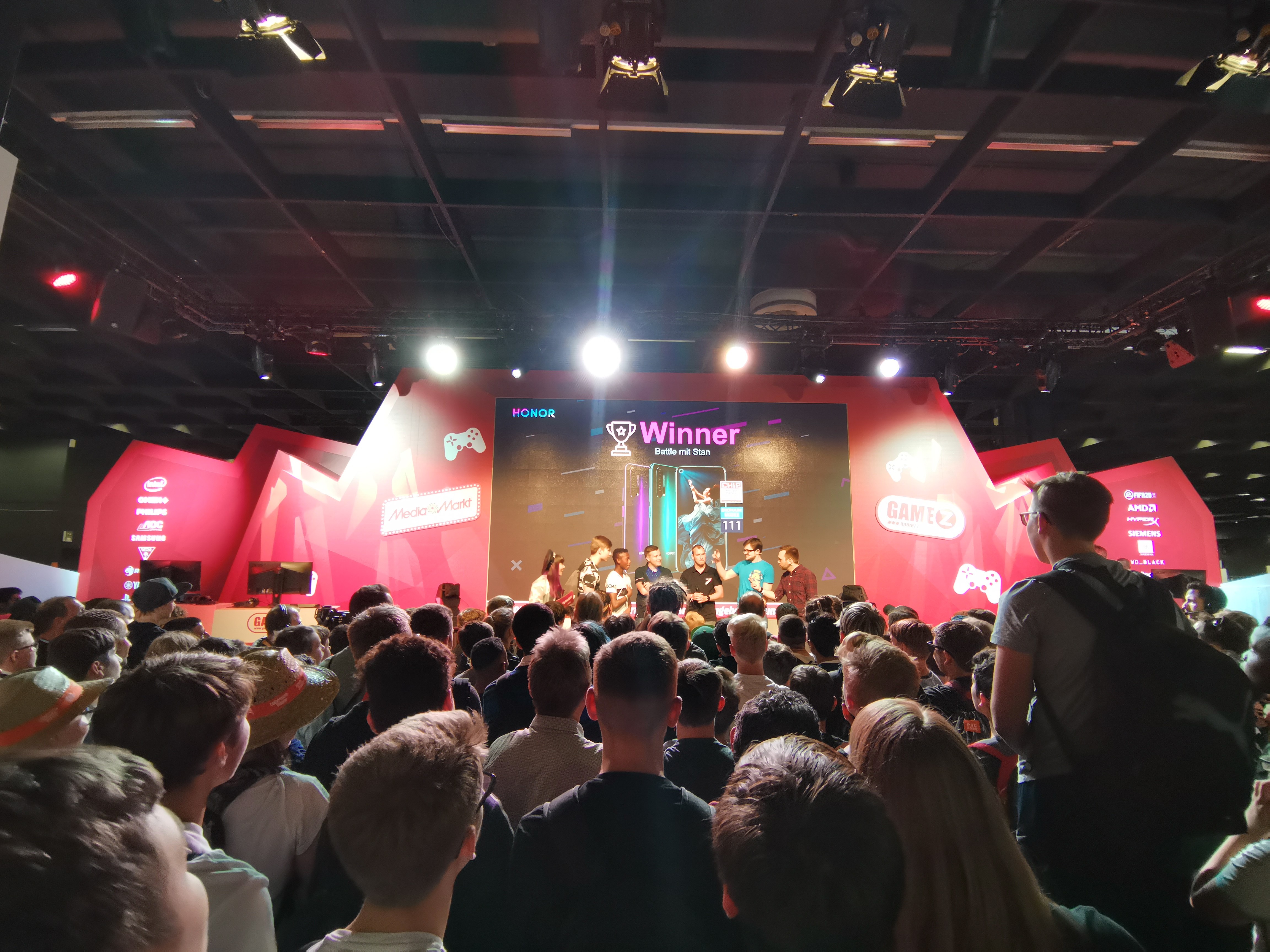 HONOR-auf-der-Gamescom-Gaming-Phones-für-Gaming-Fans