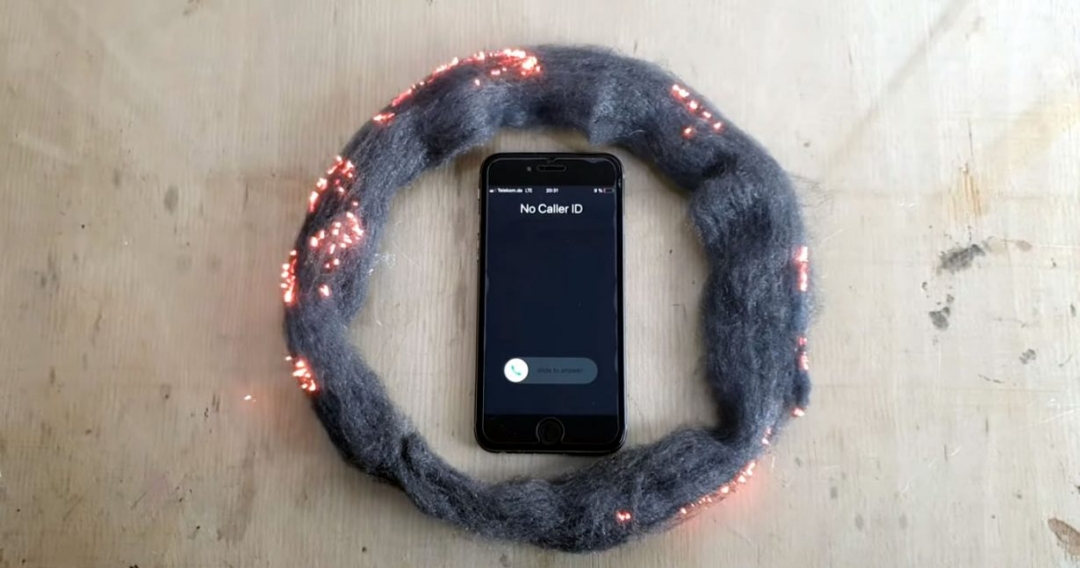 Handy-setzt-durch-Strahlung-Stahlwolle-in-Brand