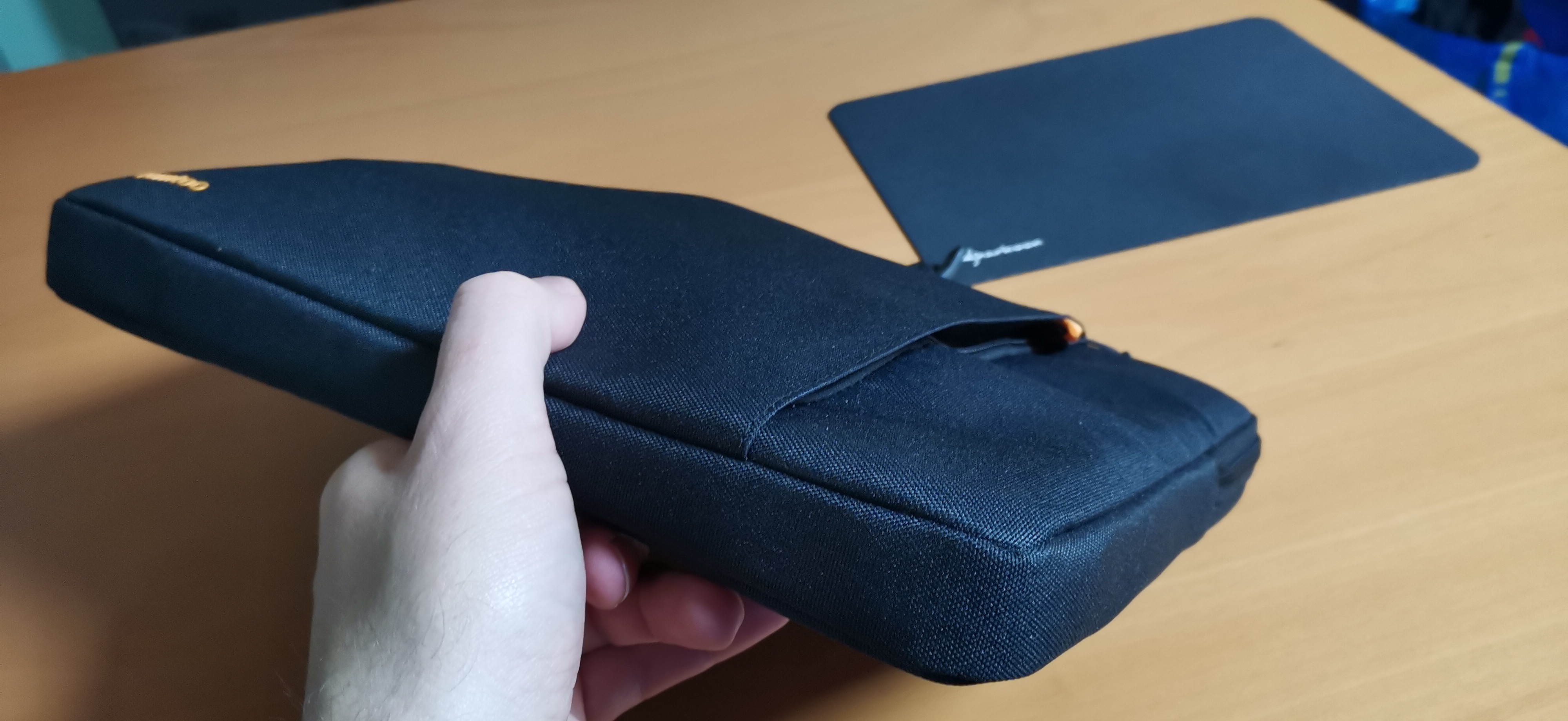 Hülle-fürs-MagicBook-14