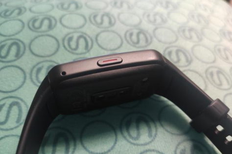 pspanVor-einem-Monat-hat-HONOR-das-neue-HONOR-Band-6-für-China-auf-den