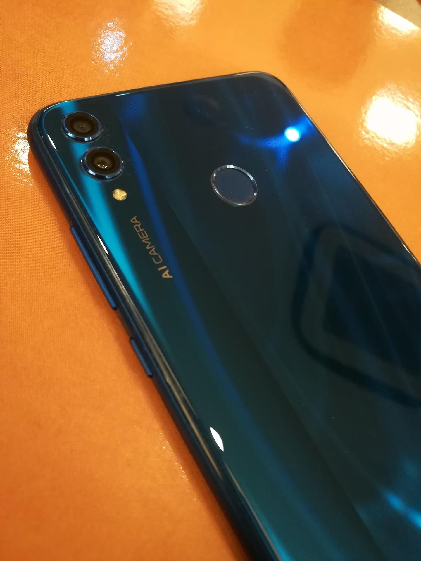 5-razones-por-las-que-el-Honor-8X-va-más-allá-de-los-límites