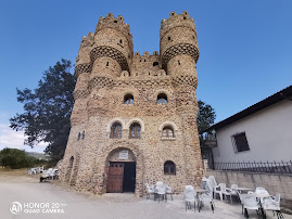 pUn-señor-decidió-hacerse-su-propio-castillo-y-quedó-así-de