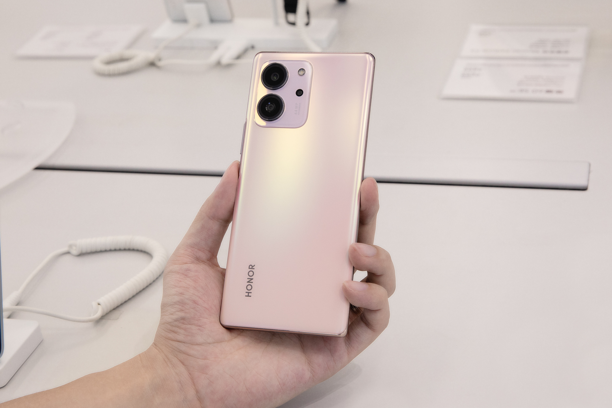 pBonjourppbrppLe-Honor-80SE-a-été-aperçu-lors-dune-présentation-privée