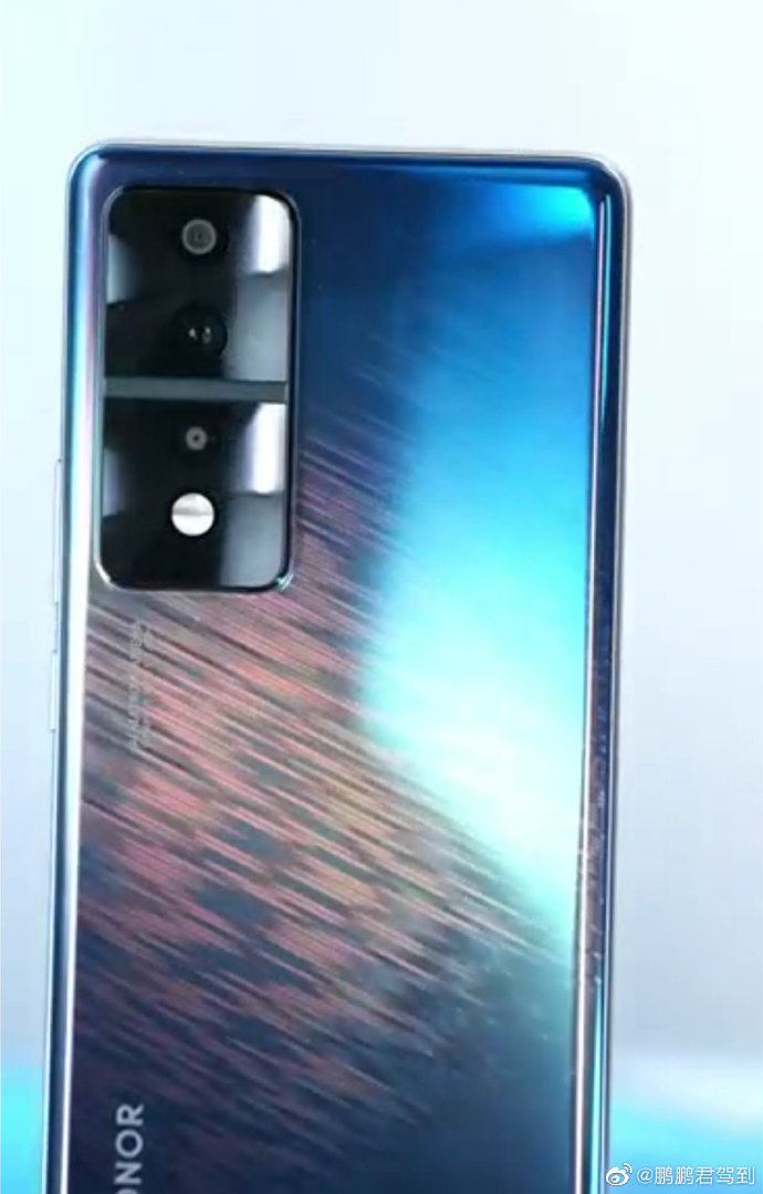 pimg-srchttpsiforum-dechihonorcomfrdataimages1000020221221427e8055