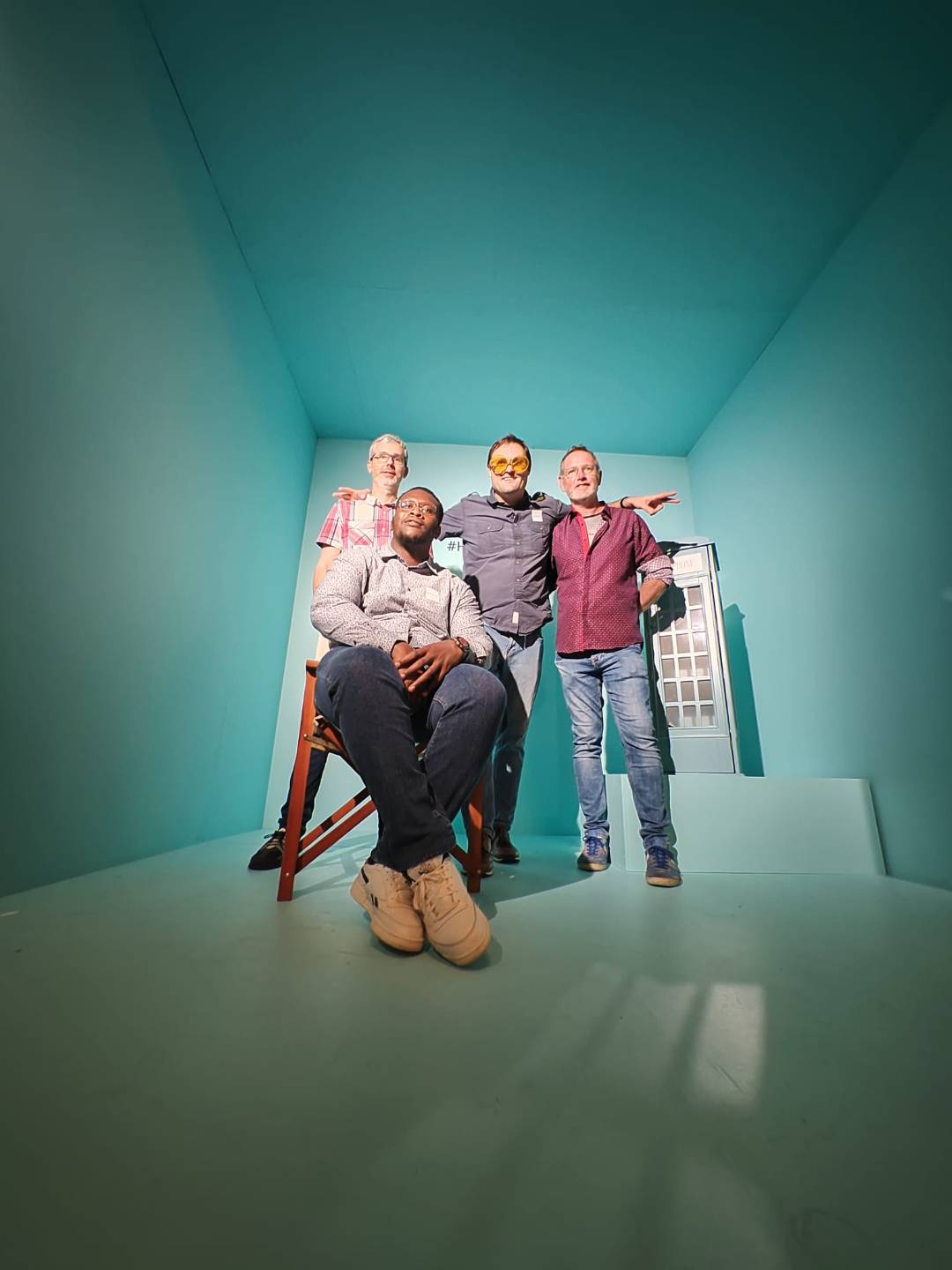 pbrppbrpp-styletext-align-centerstrongLa-team-rédacteur-présente-au