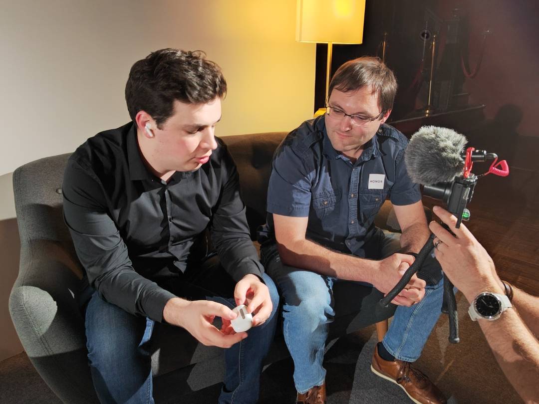 pbrppbrpp-styletext-align-centerstrongLa-team-rédacteur-présente-au