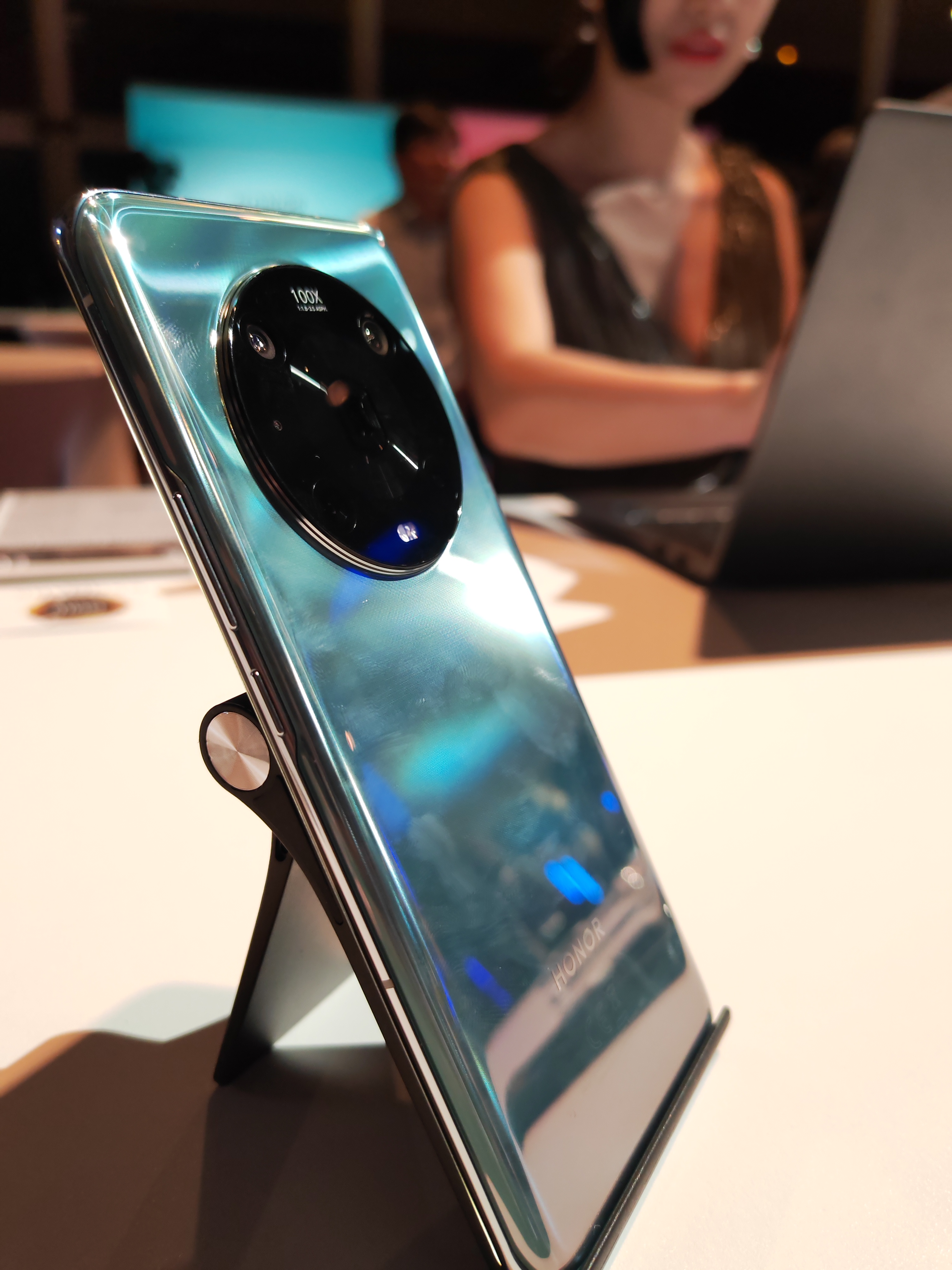 pspan-stylefont-size18pxBonjour-à-tous-strongles-fansstrongbrbrJe-vous