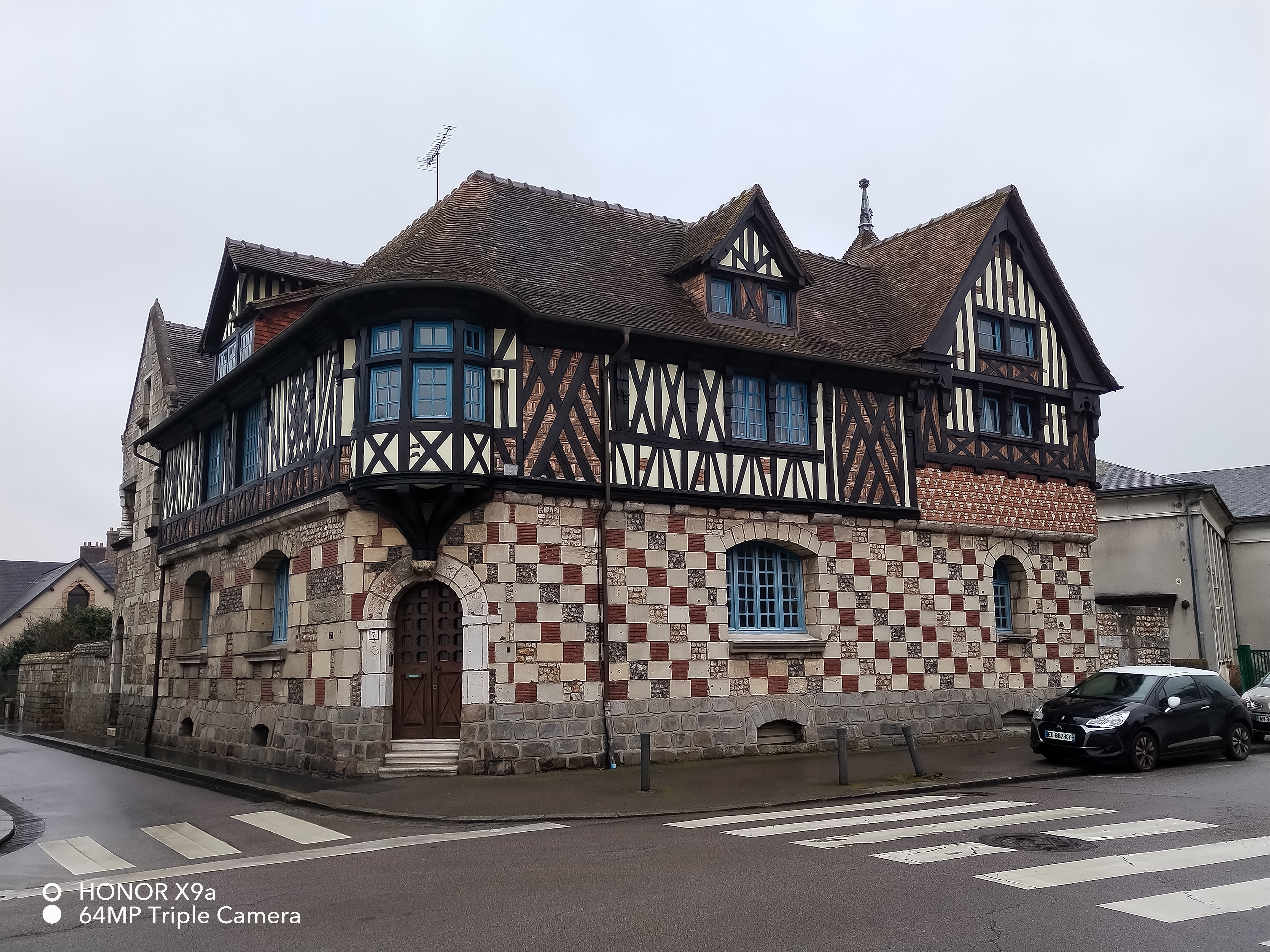 pBonjourppbrppUne-petite-halte-en-ville-tôt-ce-matin-pour-vous-offrir