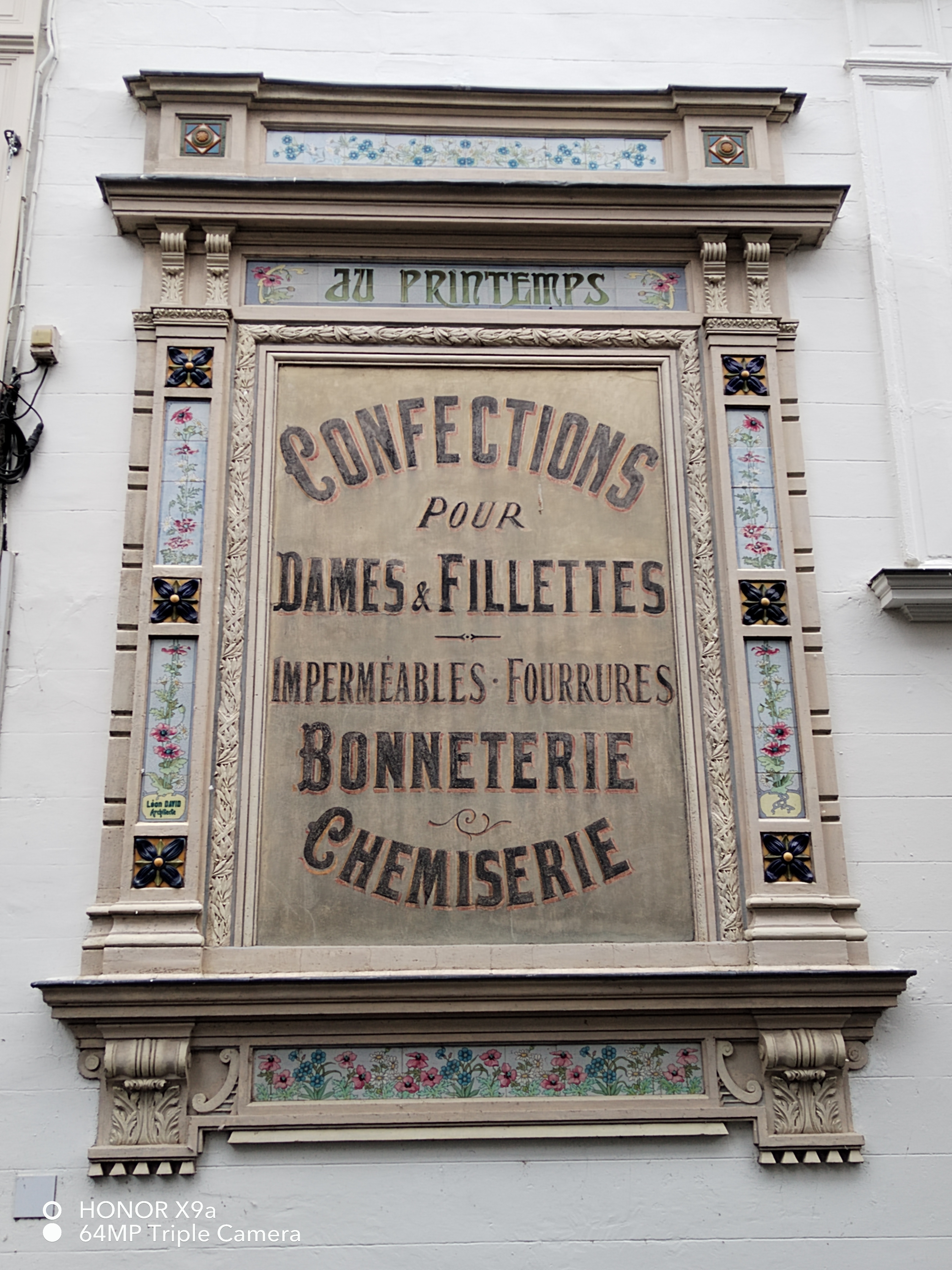 pBonjourppbrppUne-petite-halte-en-ville-tôt-ce-matin-pour-vous-offrir