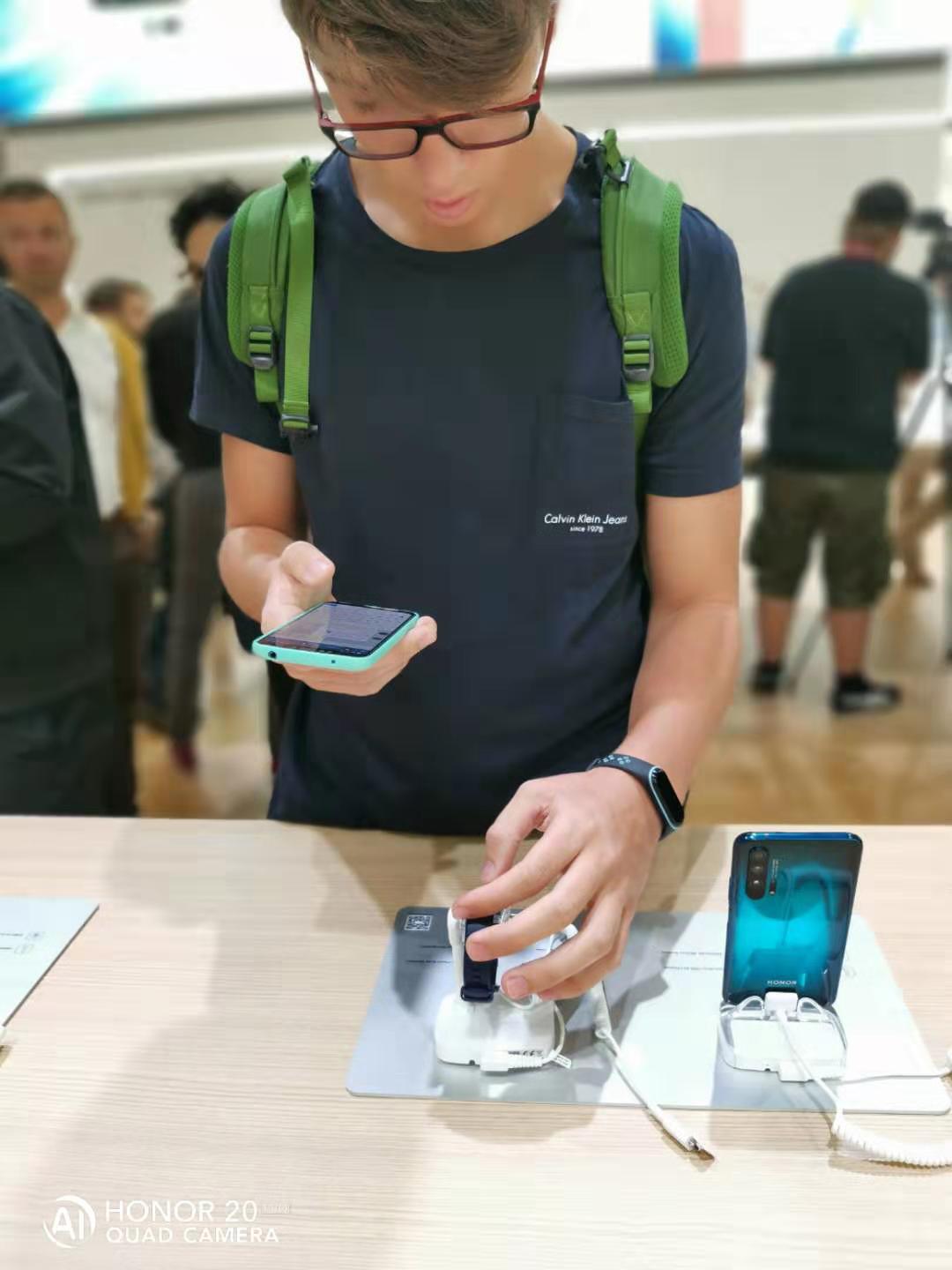 Actu-HONOR-dévoile-à-lIFA-un-nouvel-APP-pour-les-malvoyants-et-une