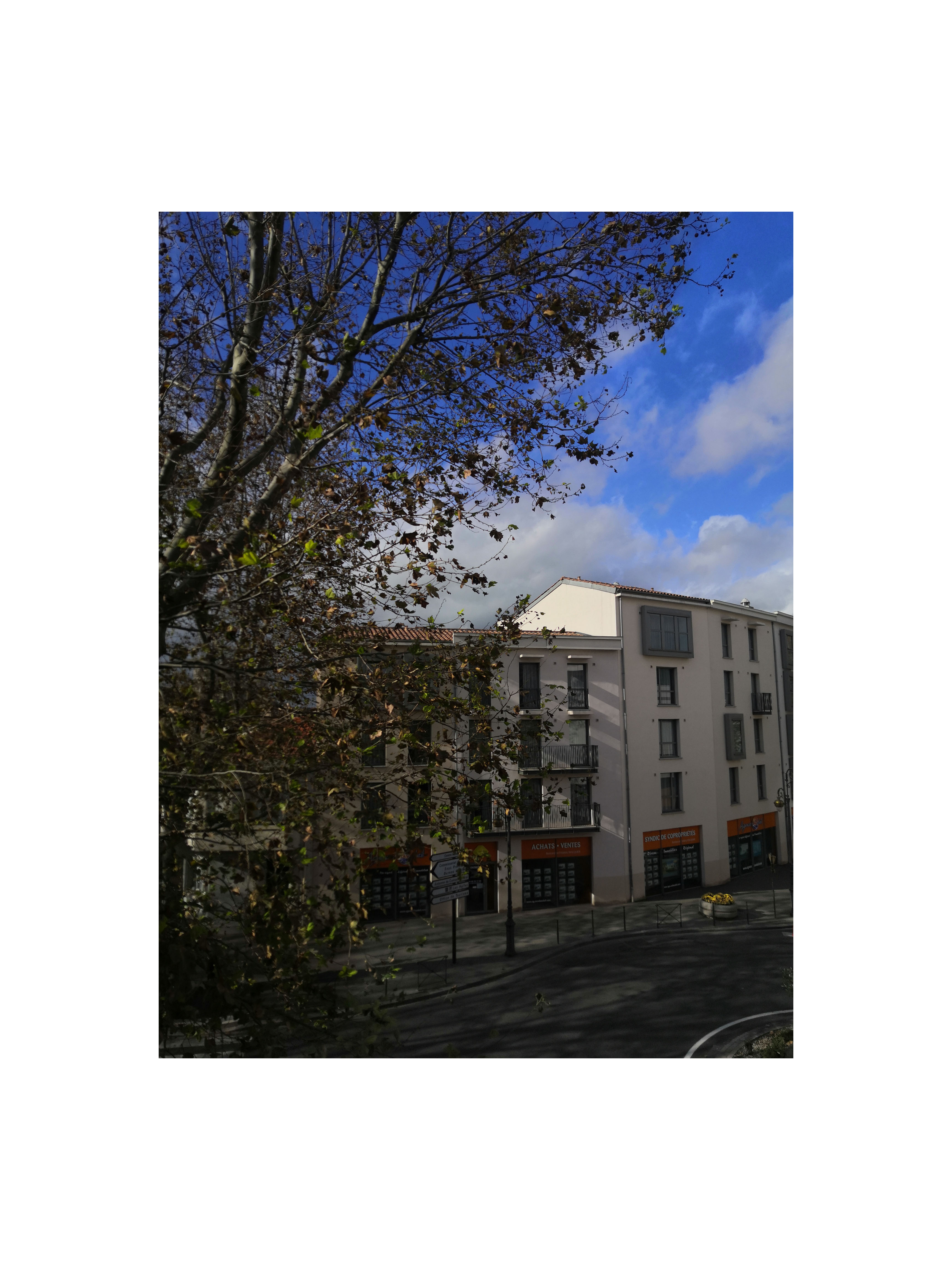 pBonjour-à-tous-un-nouveau-smartphone-a-fait-son-retour-dans-sa-boîte