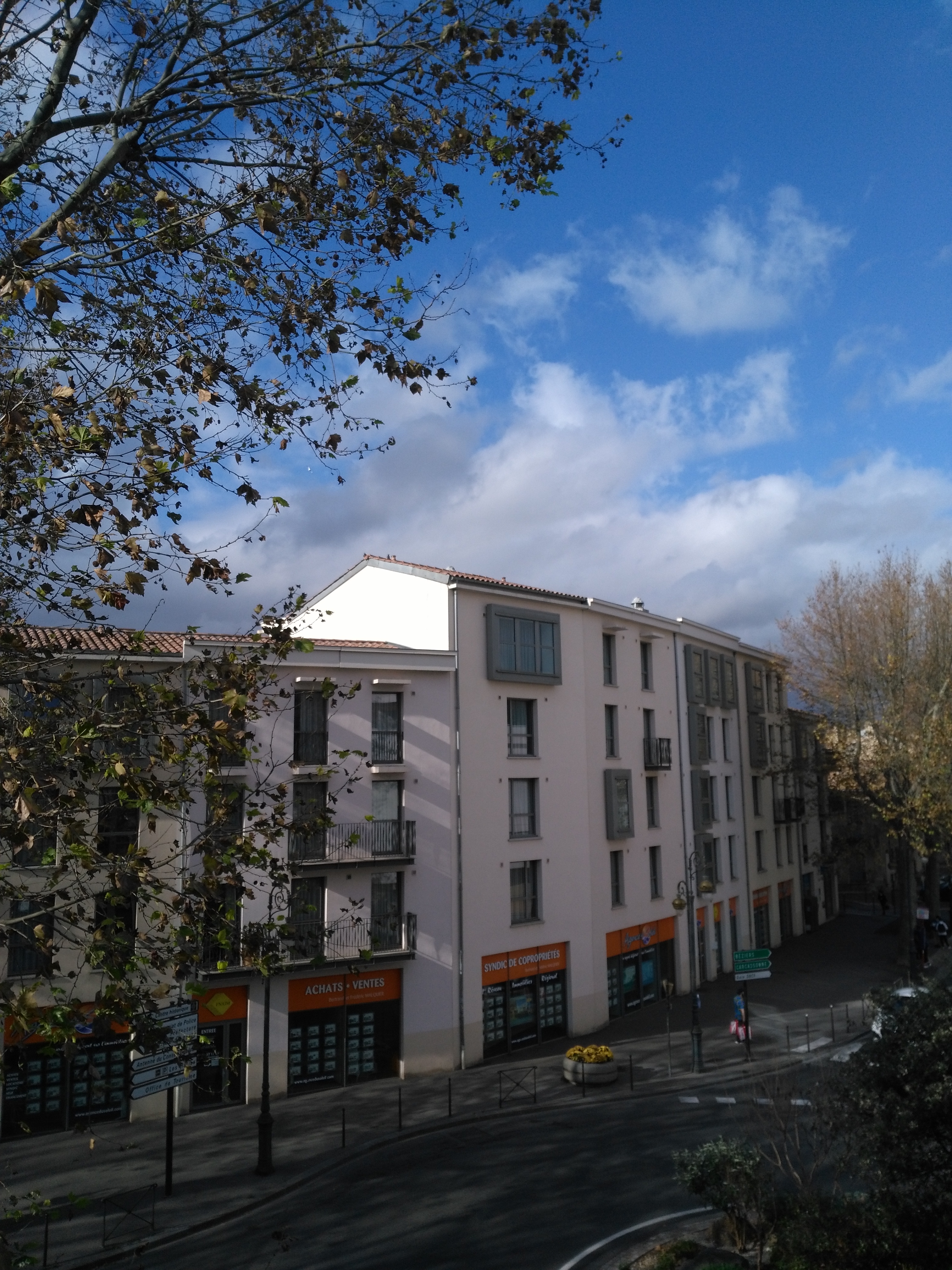 pBonjour-à-tous-un-nouveau-smartphone-a-fait-son-retour-dans-sa-boîte