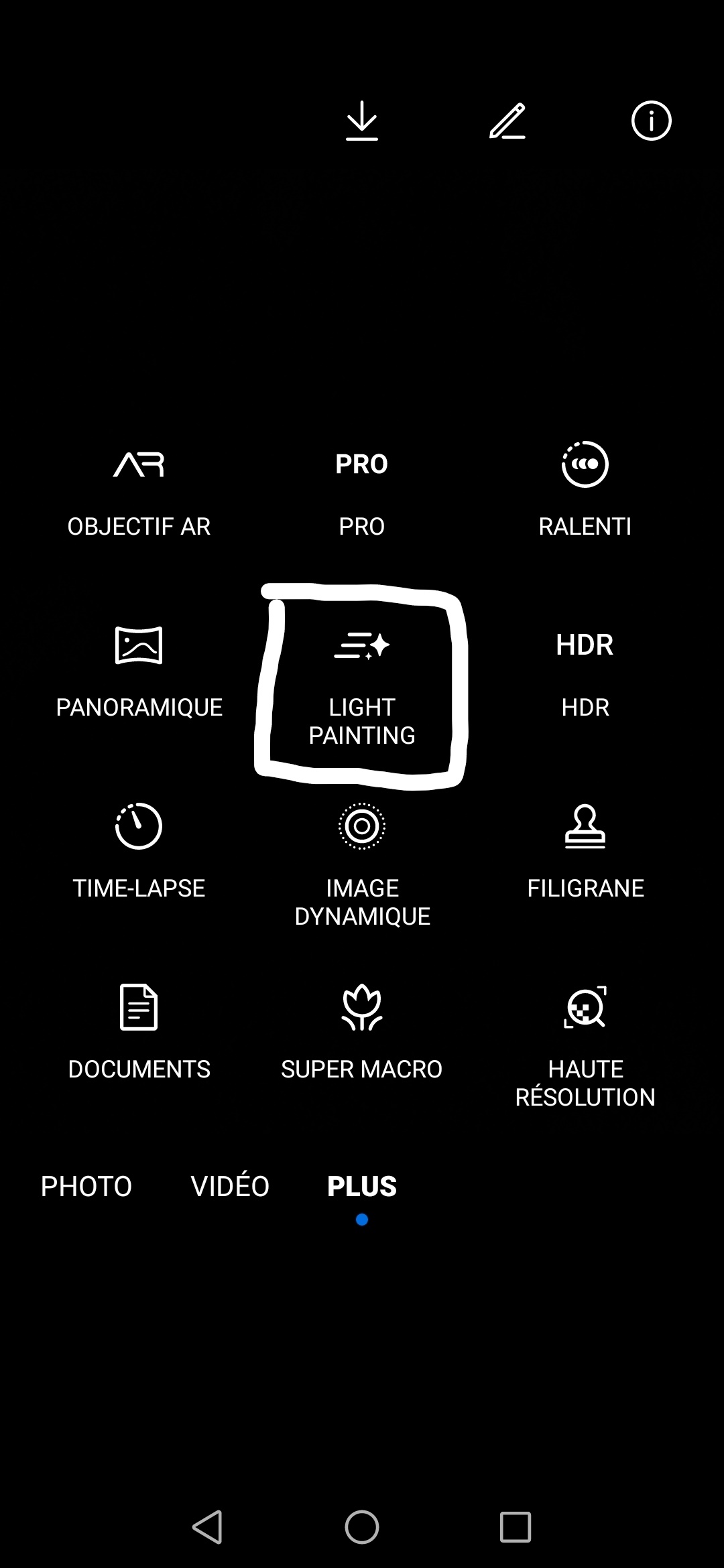 pSalut-à-tous-cest-le-matin-mon-réveil-a-sonné-alors-que-je-suis-en