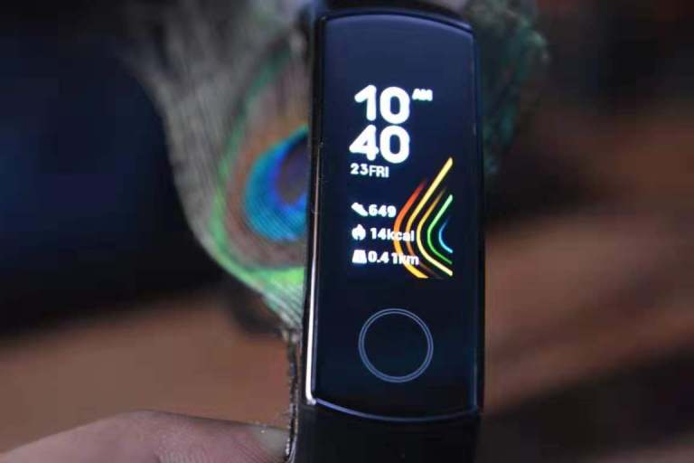 Première-impression-du-HONOR-Band-5-Lécran-couleur-en-fait-un-très-bon