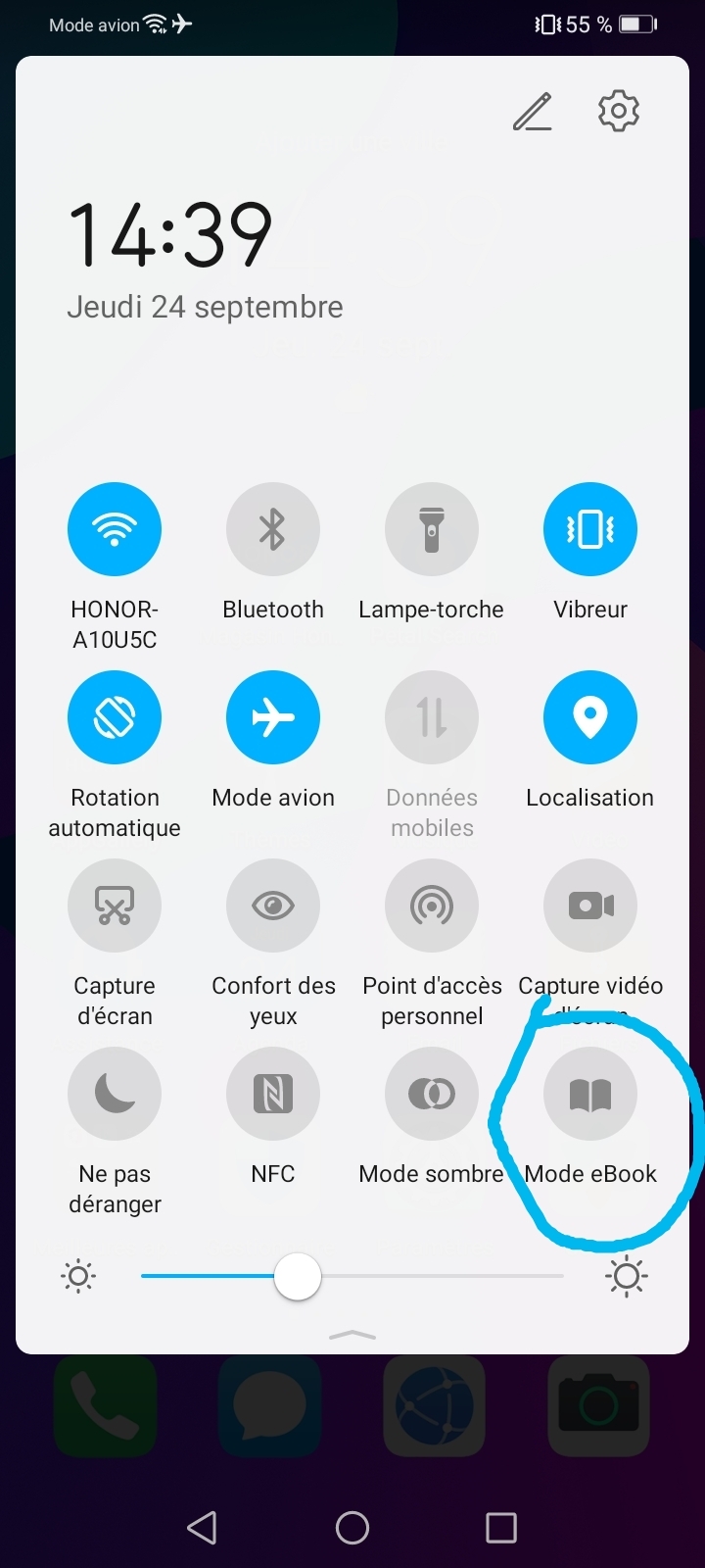pBonjourppbrppen-utilisation-nocturne-lécran-du-smartphone-émet-une