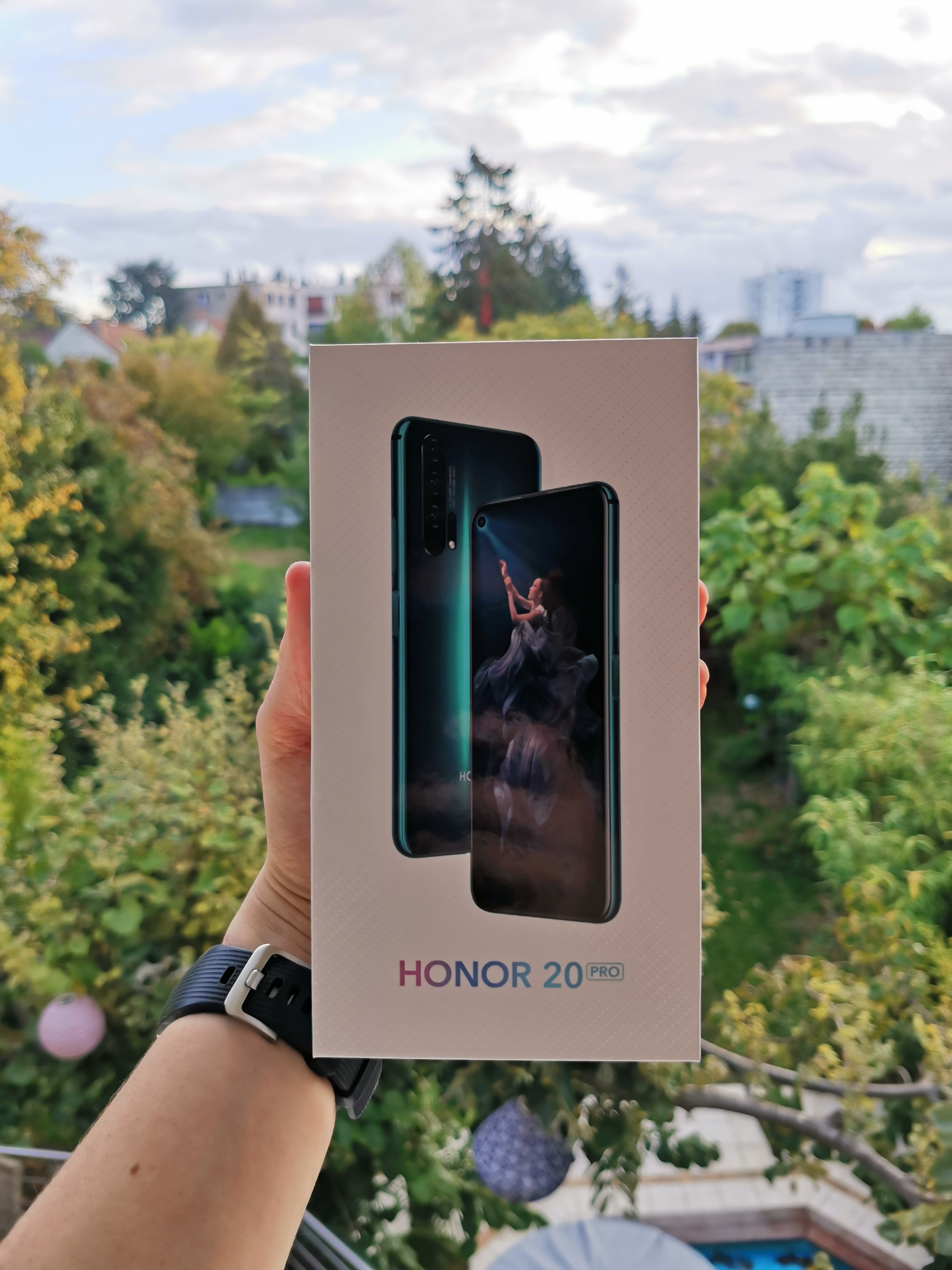 HONOR-20-PRO-lunboxing-