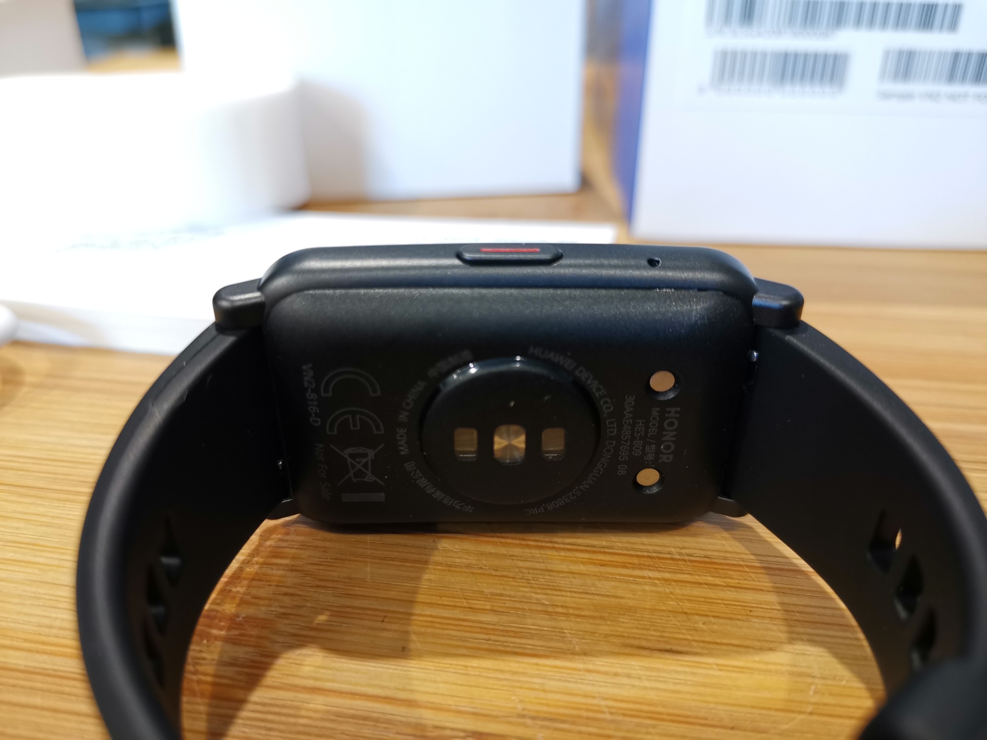 pBonjourppIl-y-a-quelques-jours-jai-gagné-une-montre-Honor-la-Watch-ES