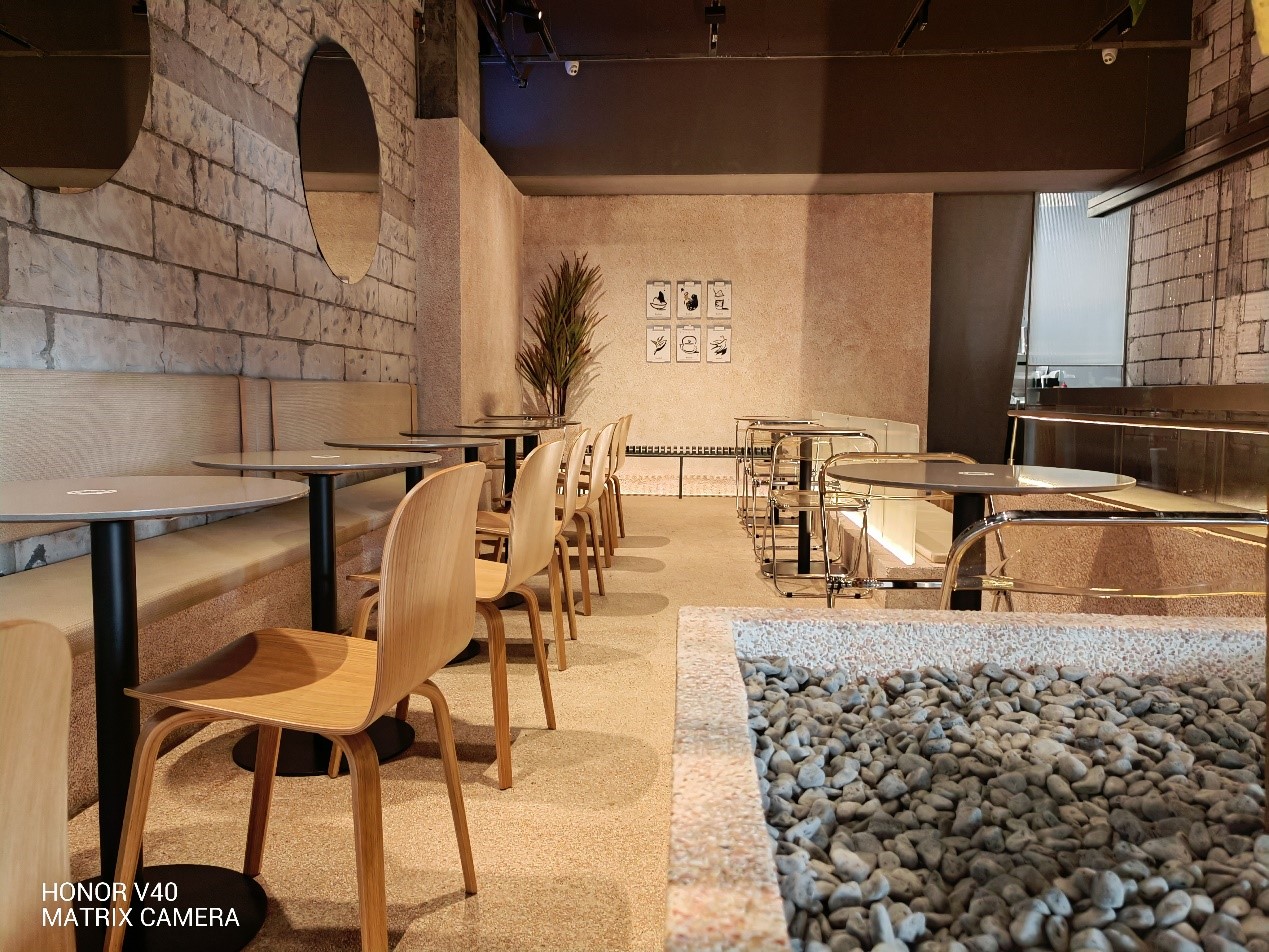 pspanLe-HONOR-V40-est-équipé-de-3-caméras-de-forme-rectangulaire---la