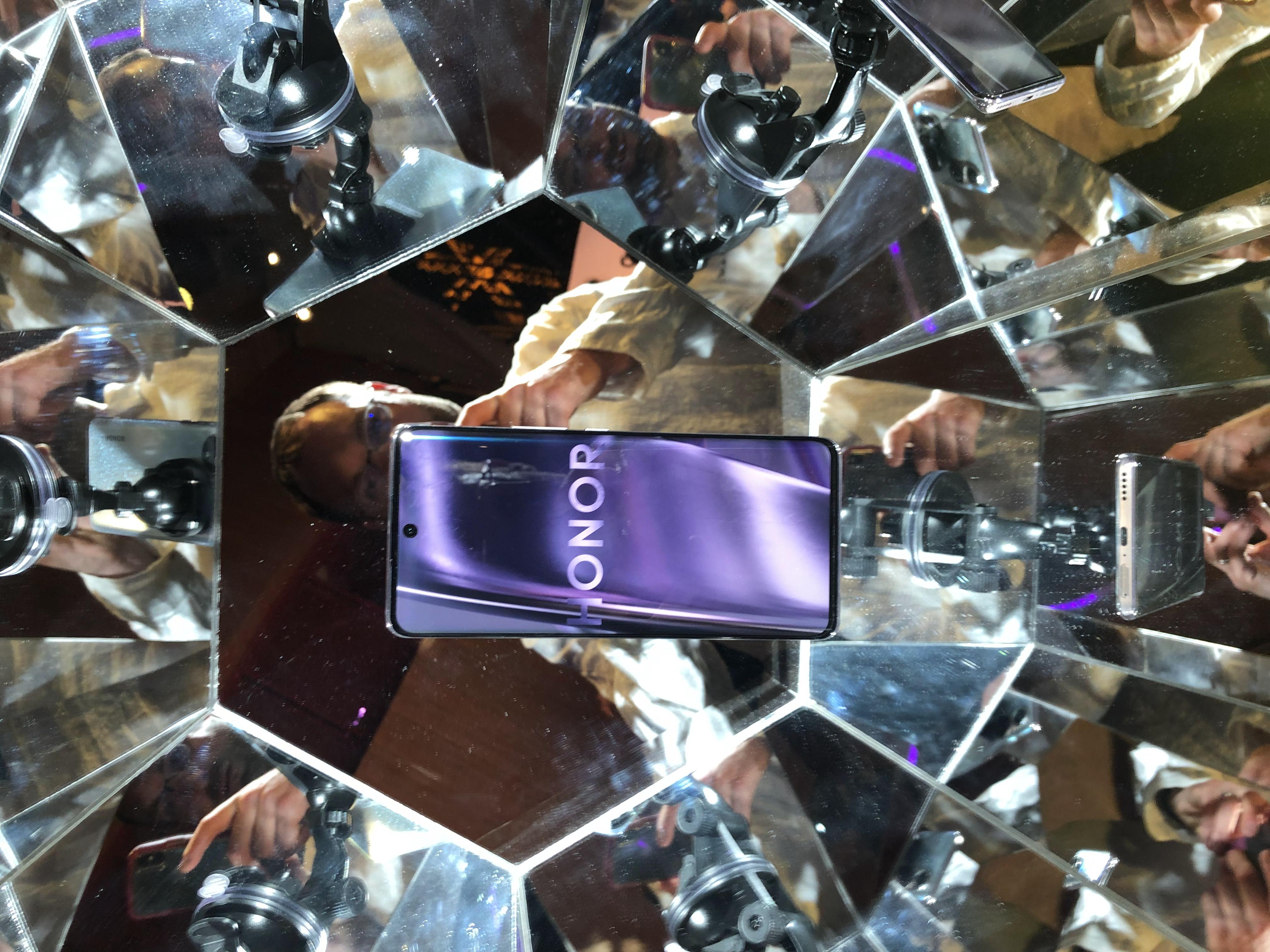 pspan-stylefont-size18pxspanBonsoir-à-tous-les-fans-dHONOR