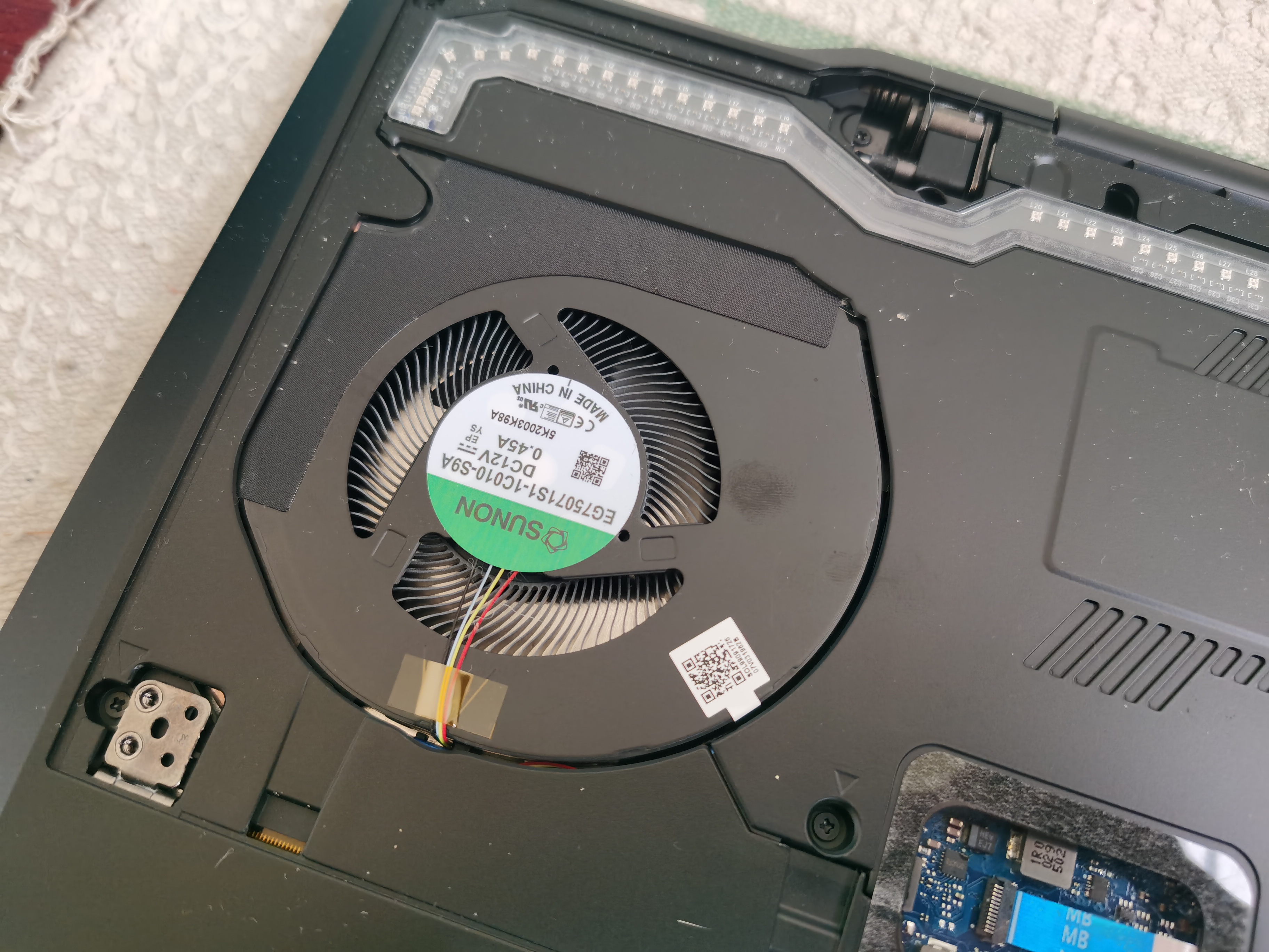 pBonjourppbrppLe-HONOR-V700-est-lun-des-tous-meilleurs-ordinateur