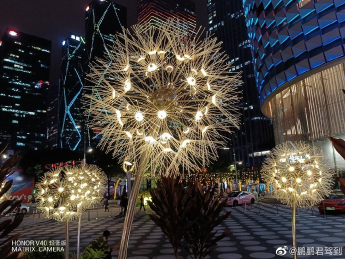 pBonjourppbrppLe-dernier-modèle-de-téléphone-Honor-présenté-hier-en