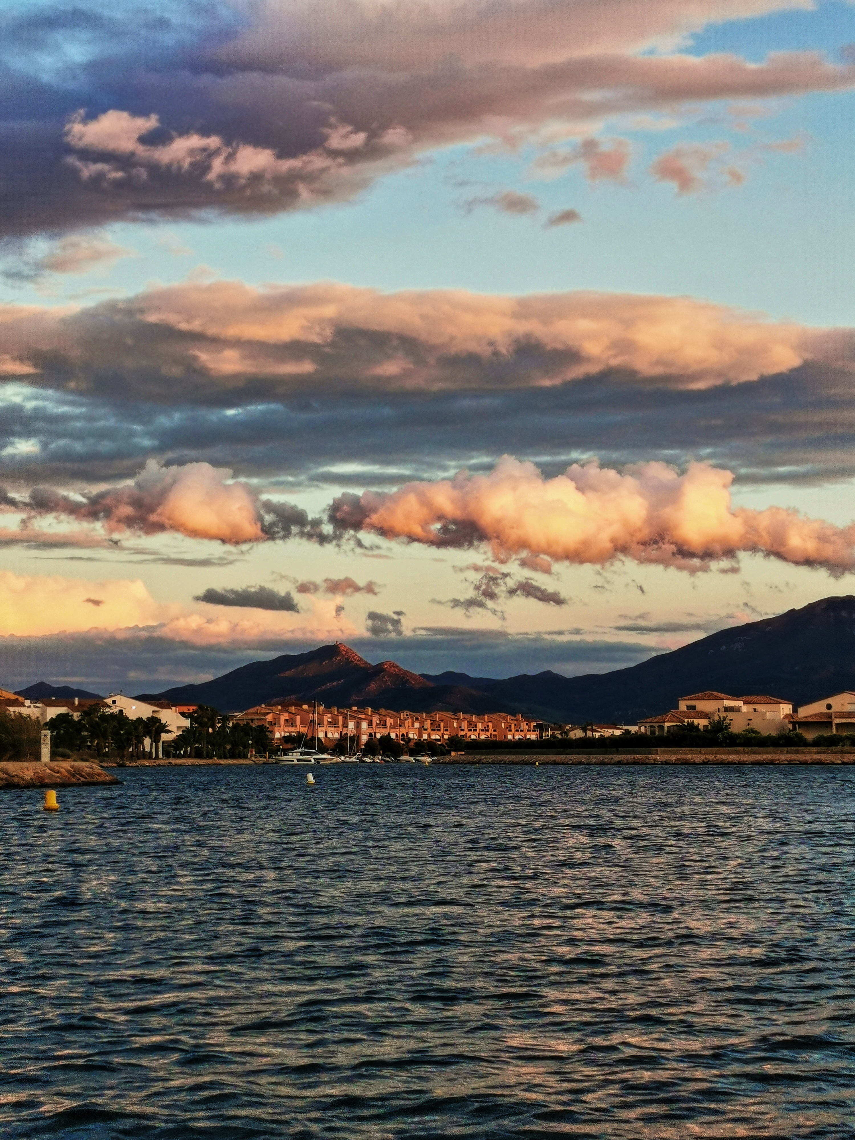 pLes-couchés-de-soleils-sont-magnifiques-mais-dans-le-sud-est-de-la