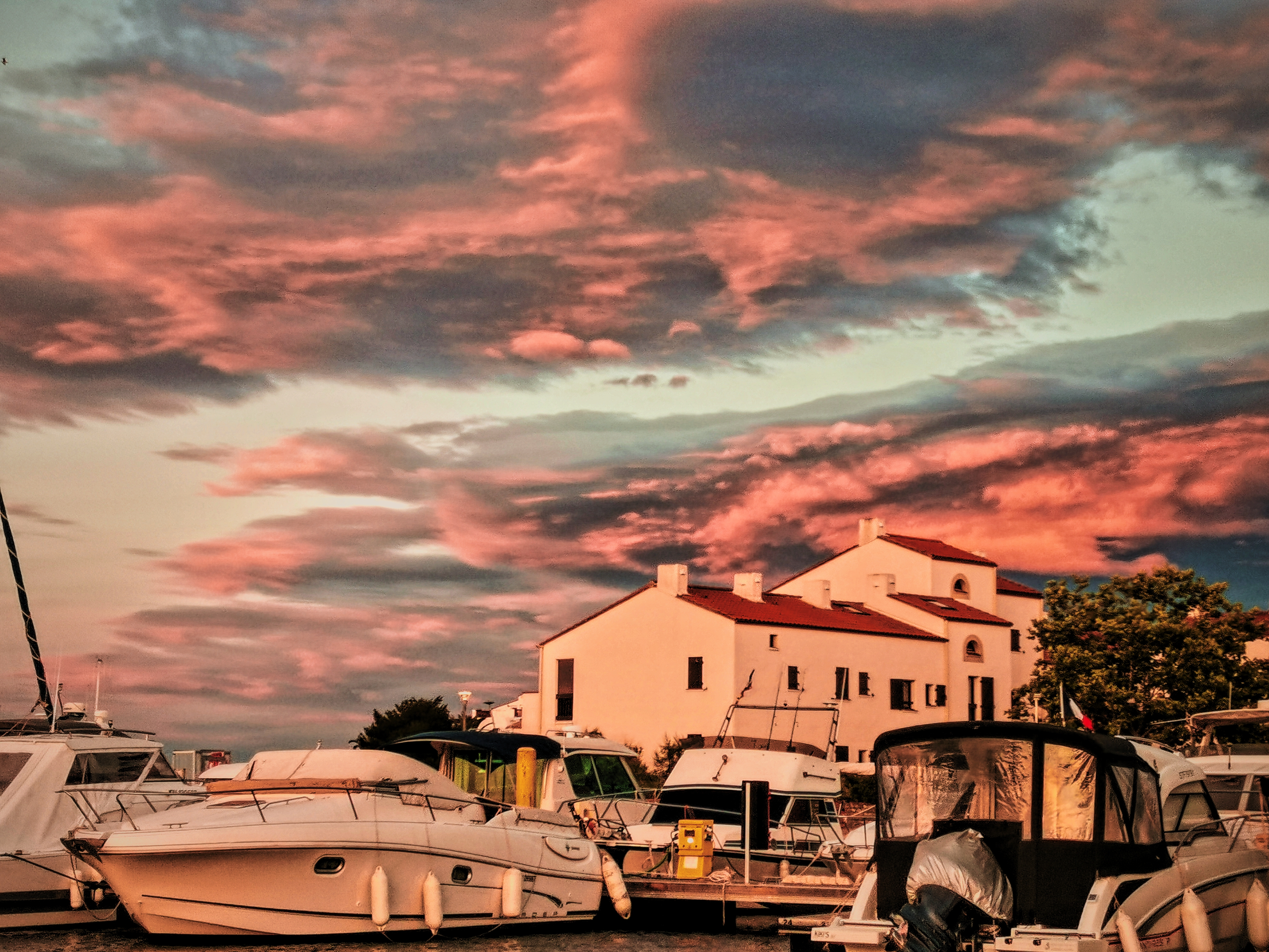 pLes-couchés-de-soleils-sont-magnifiques-mais-dans-le-sud-est-de-la