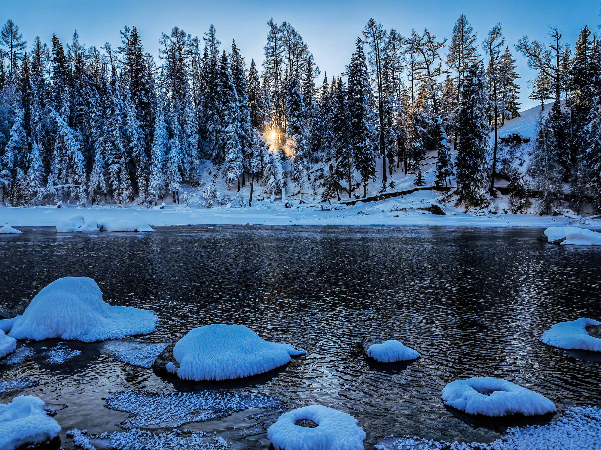 pBonjourppbrppAprès-sa-présentation-au-MWC-de-Barcelone-la-série-des