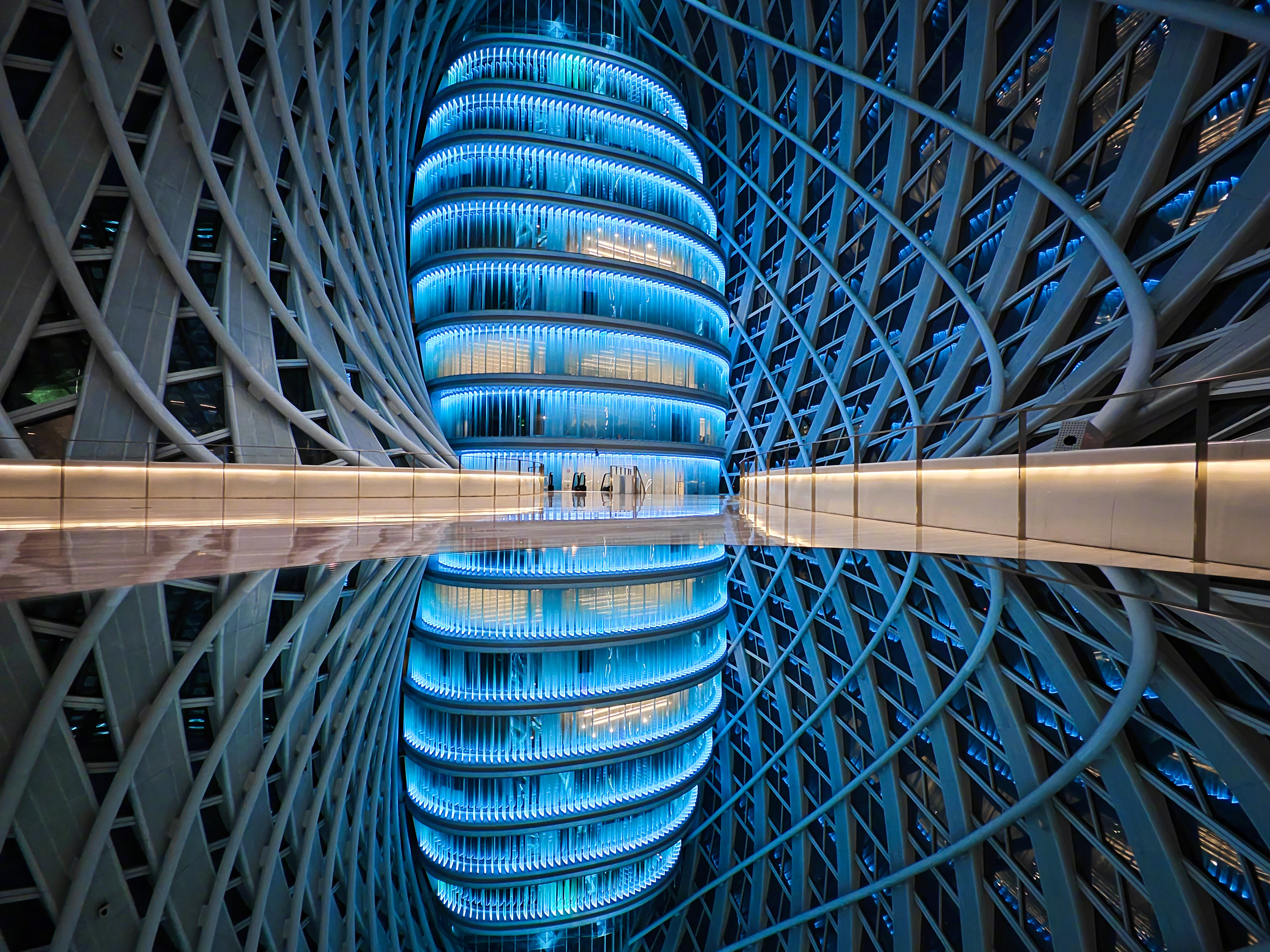 pBonjourppbrppAprès-sa-présentation-au-MWC-de-Barcelone-la-série-des