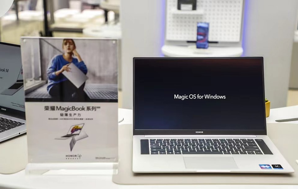 pspan-stylefont-size18pxBonjour-à-tous-les-fansbrbrstrongHONORstrong