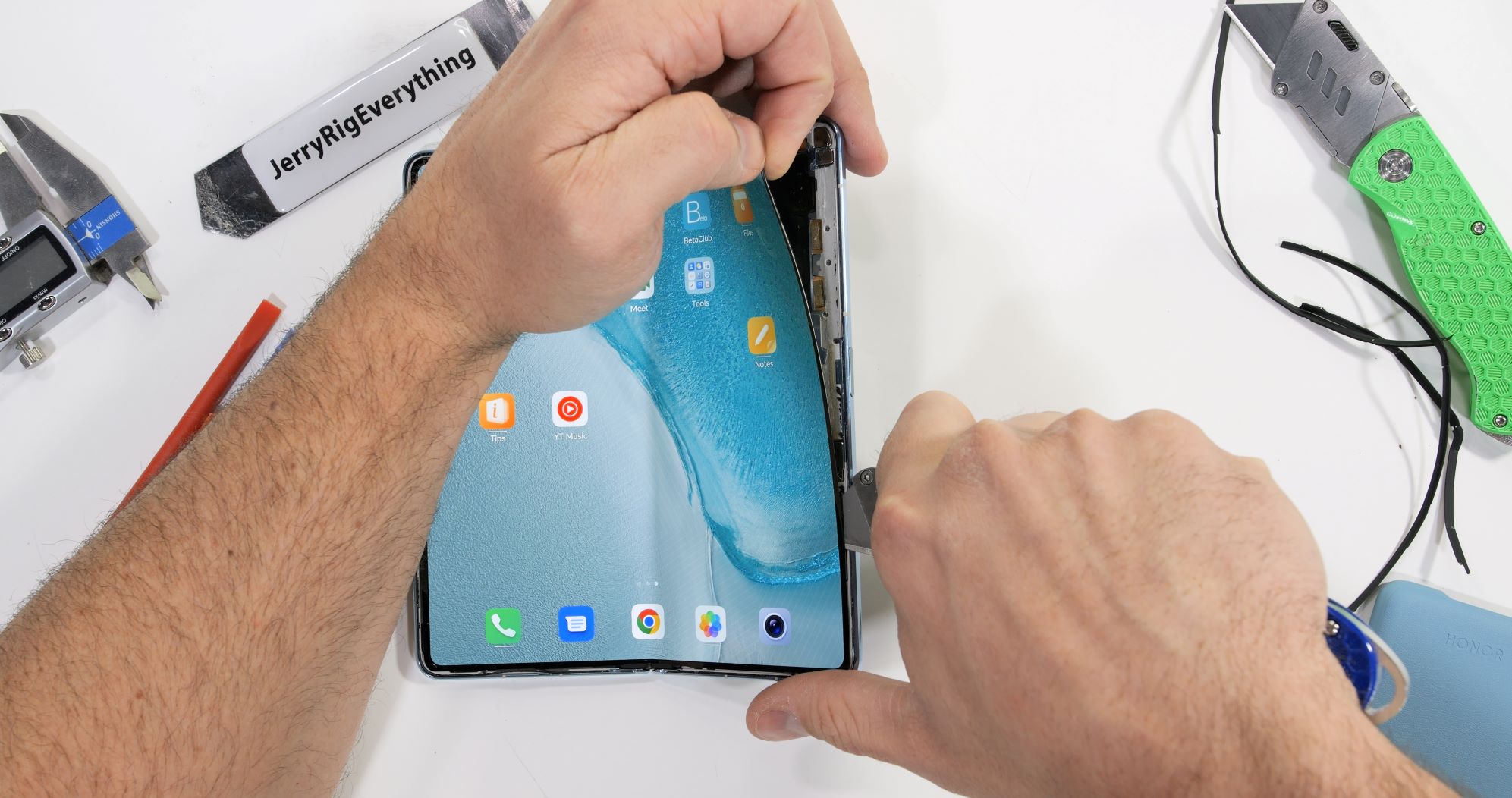 pspan-stylefont-size24pxPer-la-prima-volta-HONOR-svela-linterno-del