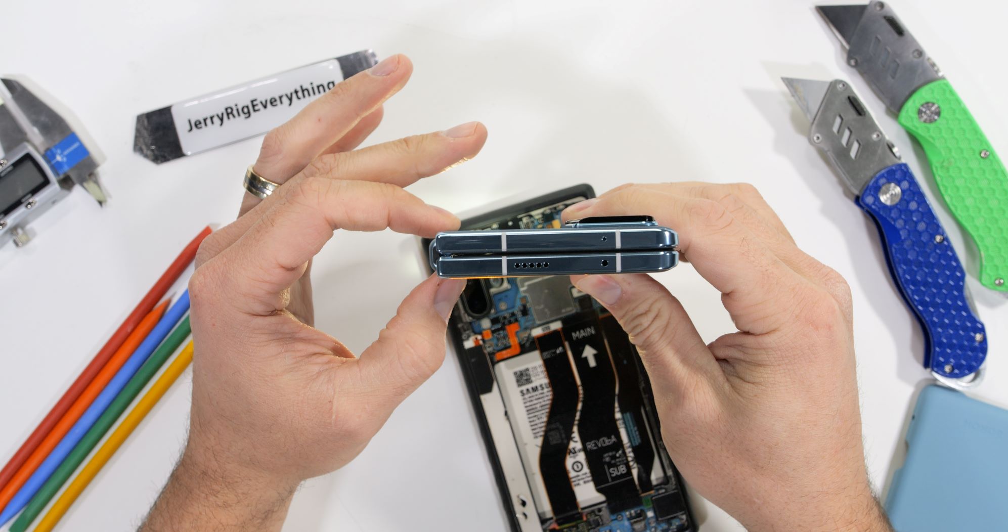 pspan-stylefont-size24pxPer-la-prima-volta-HONOR-svela-linterno-del