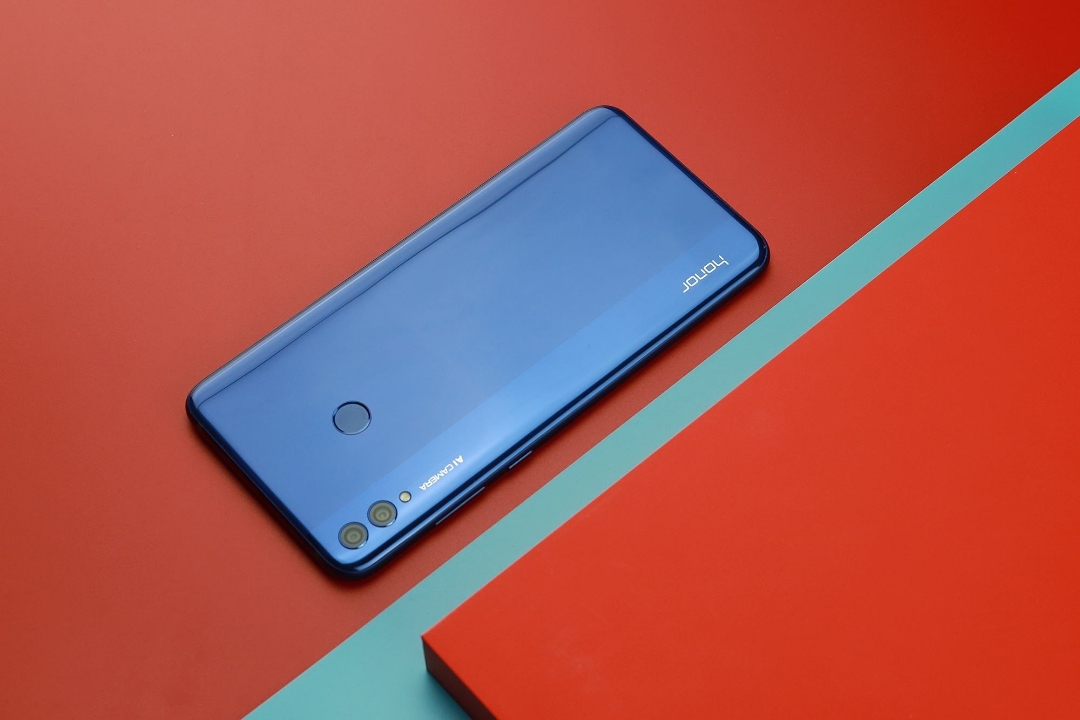 Honor-8X-Max-is-so-big