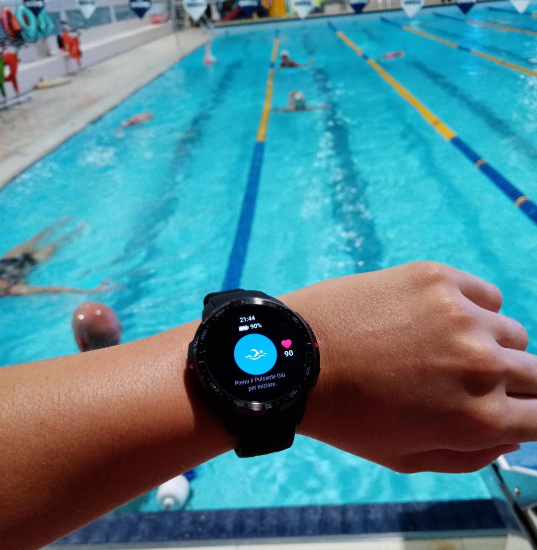 Honor Watch GS Pro testato in piscina | HONOR CLUB (IT)