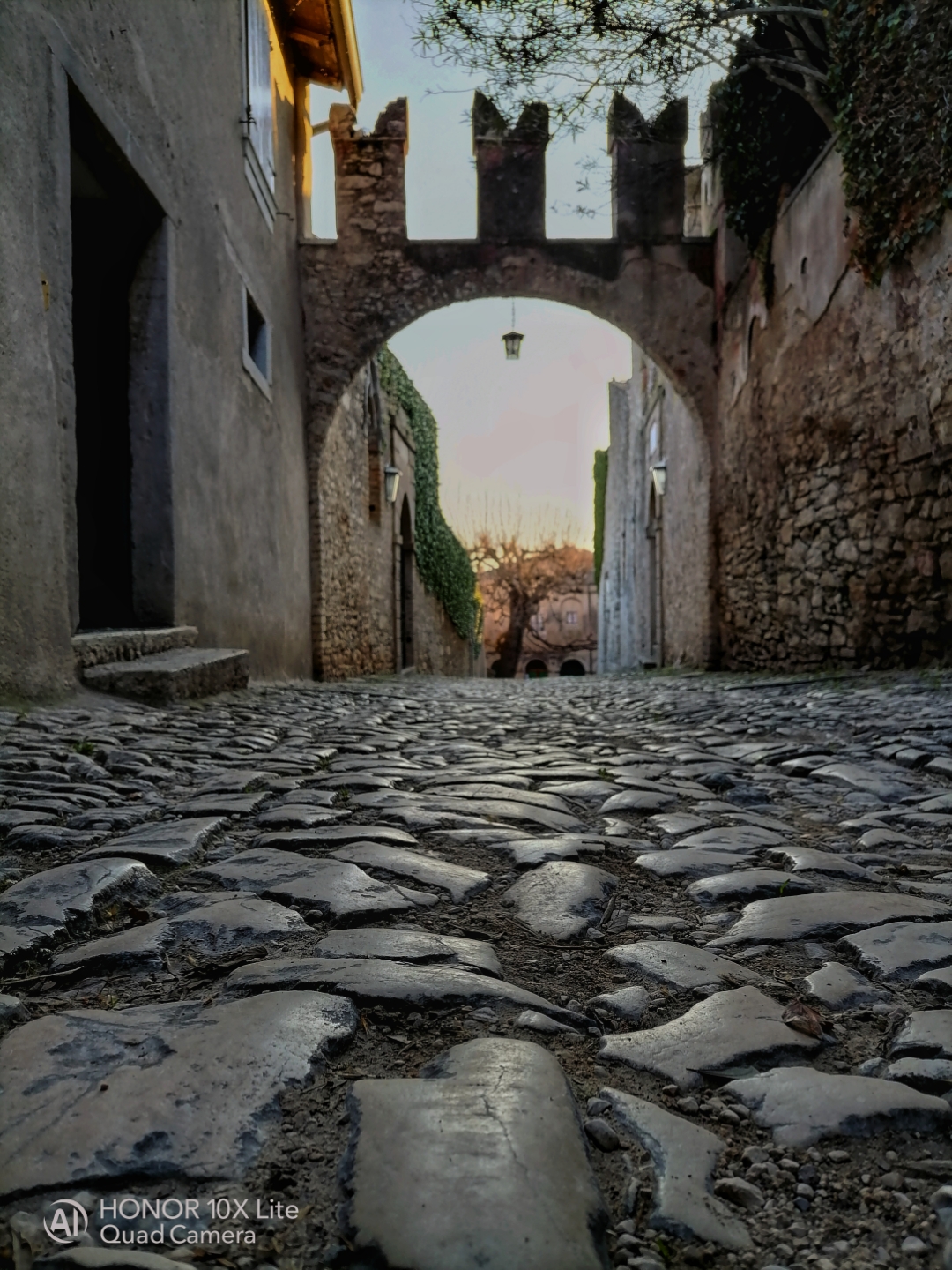 pPunta-San-Vigilionbspè-considerata-la-Portofino-del-Lago-di-Garda-A