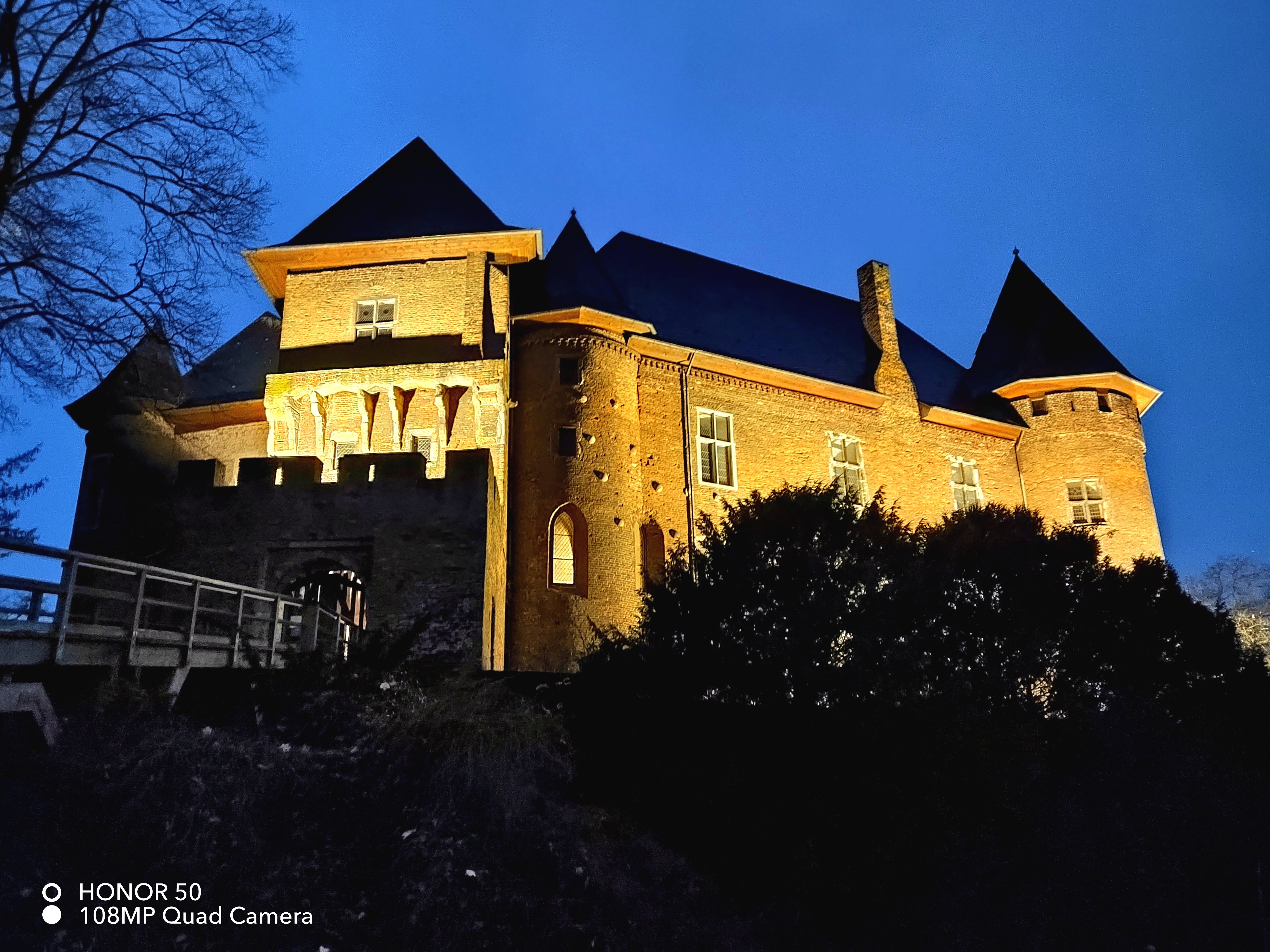 p-styletext-align-centerstrongspan-stylefont-size24pxcolorrgb25500Una