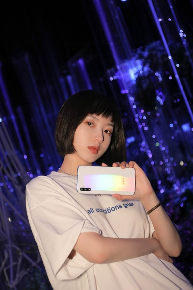 HONOR-9X-Icelandic-White-Color-and-Its-Gradient-effects