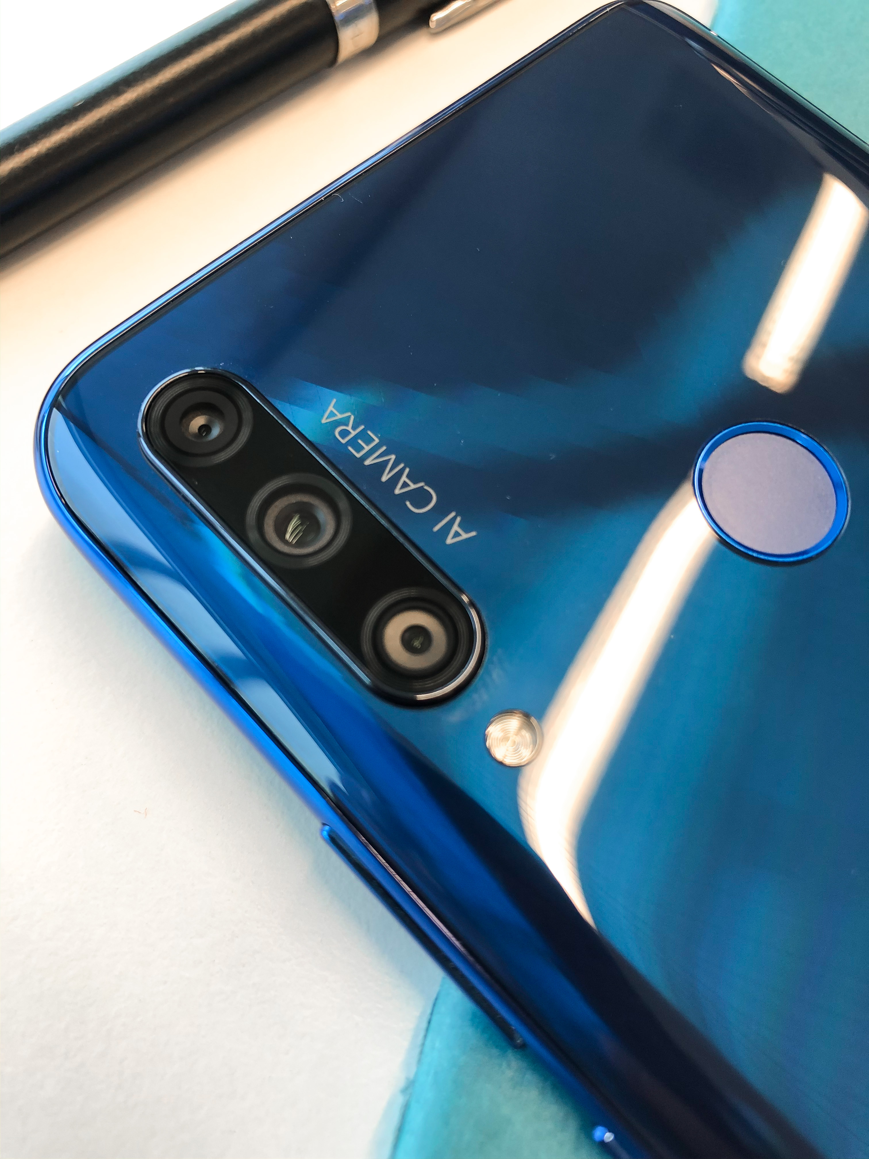Honor-9X-Initial-impressions-of-the-Sapphire-Blue-9X