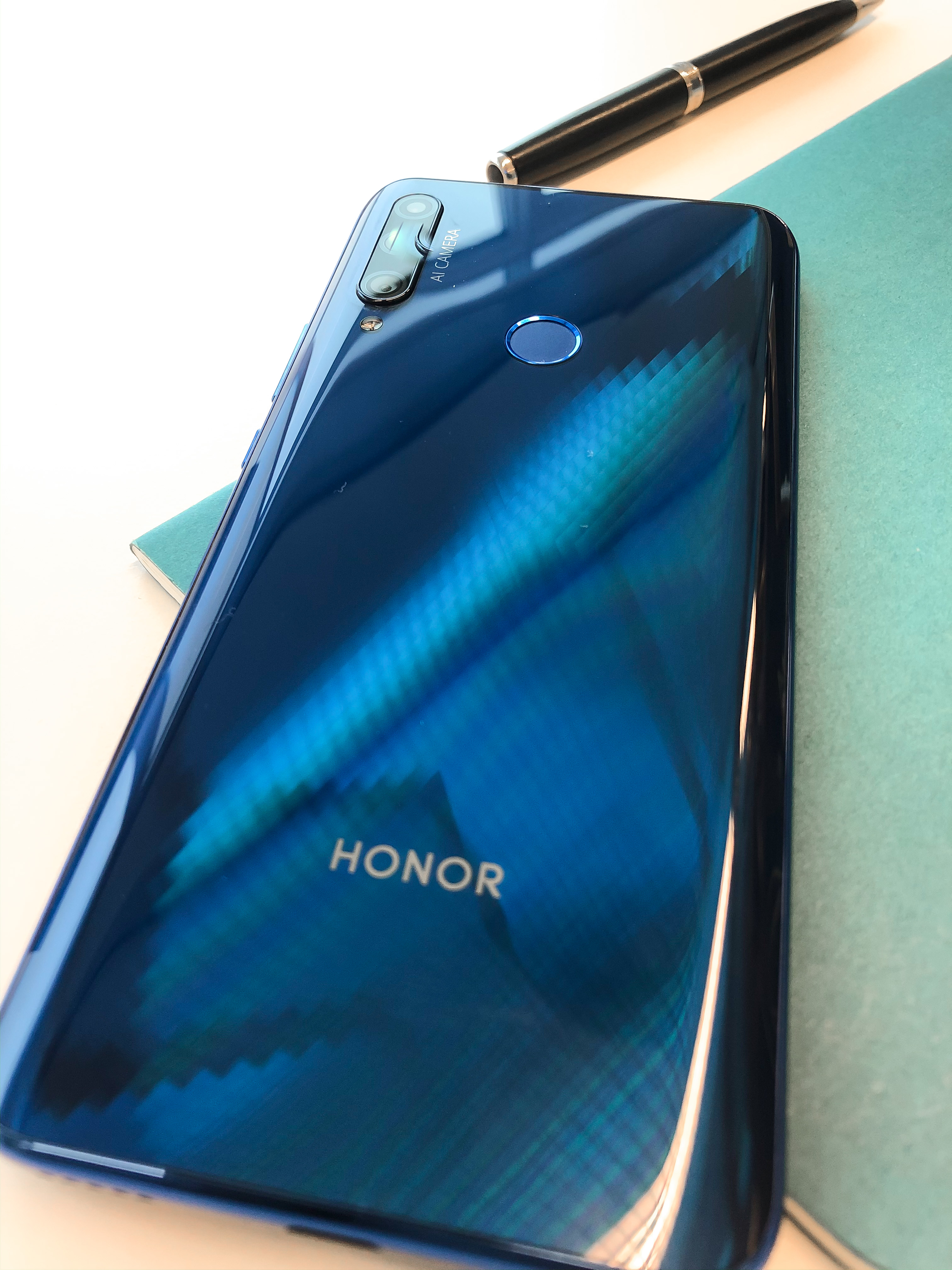 Honor-9X-Initial-impressions-of-the-Sapphire-Blue-9X