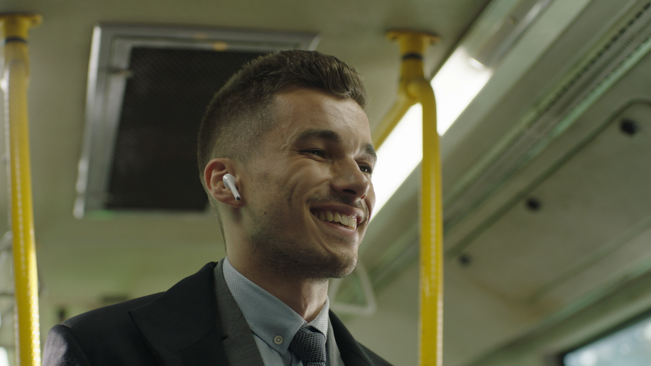 MagicEarbuds-Give-your-Ears-the-Drive-to-Keep-Listening