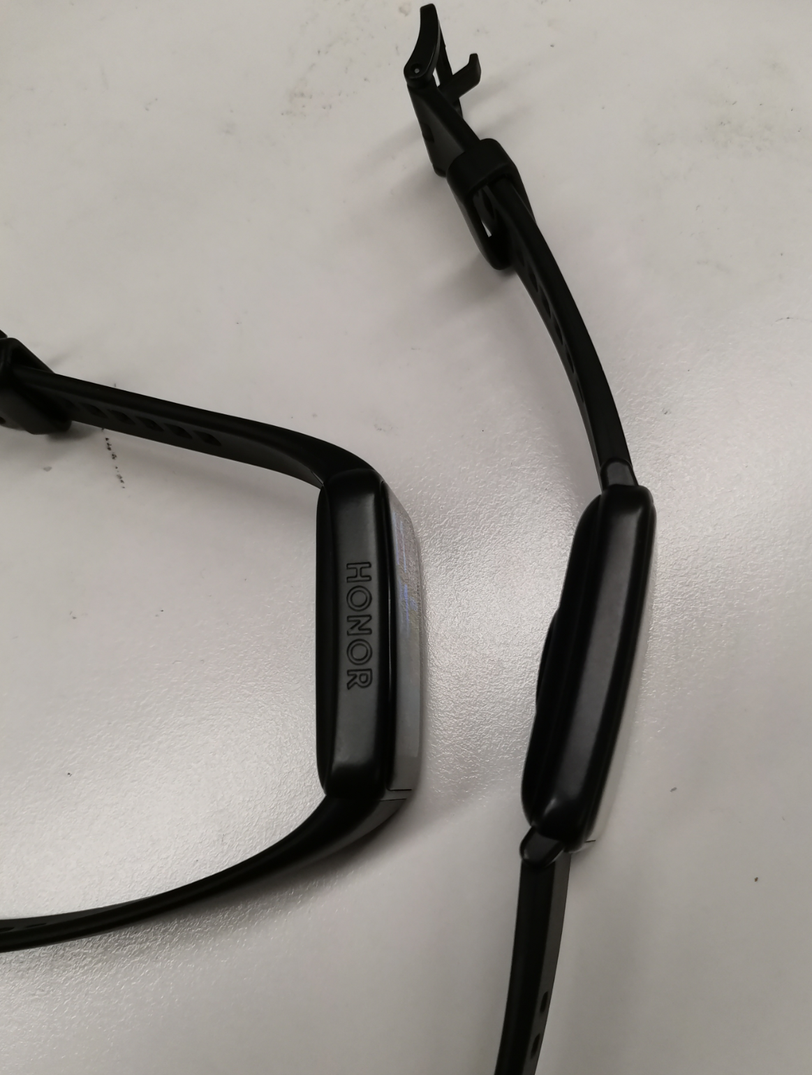 pbrppspan-stylefont-size16pxThough-looks-quite-alike-HONOR-Band-6-and