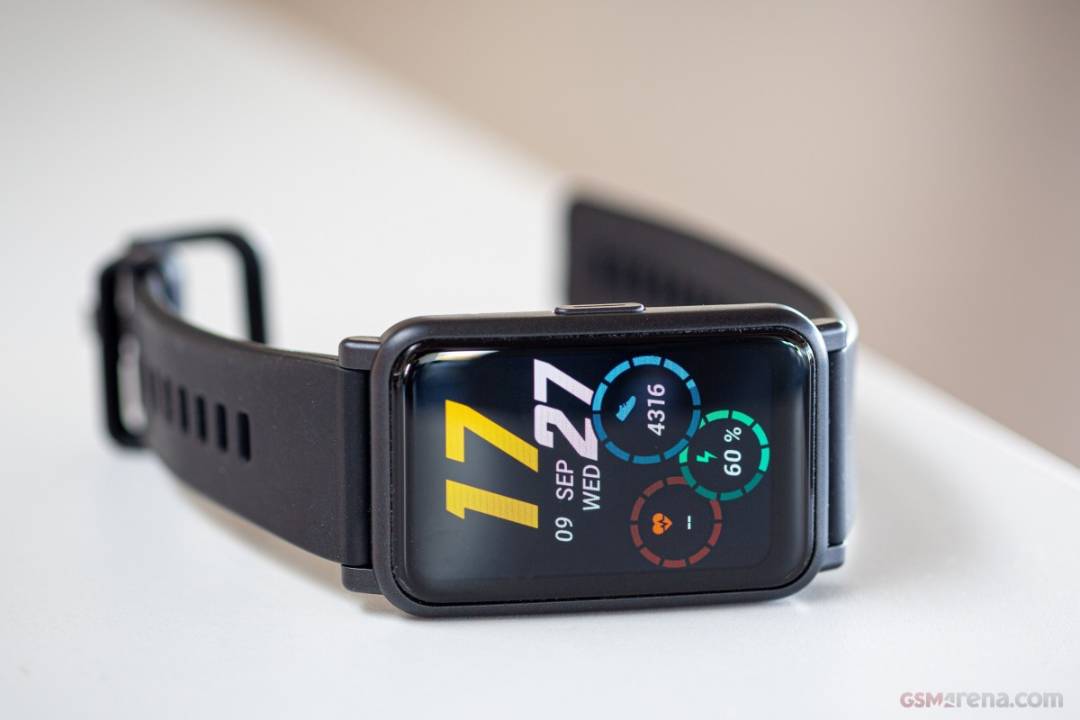 HONOR Watch] NEW! HONOR Watch ES vs Apple Watch SE: How do they | HONOR  CLUB (UK)