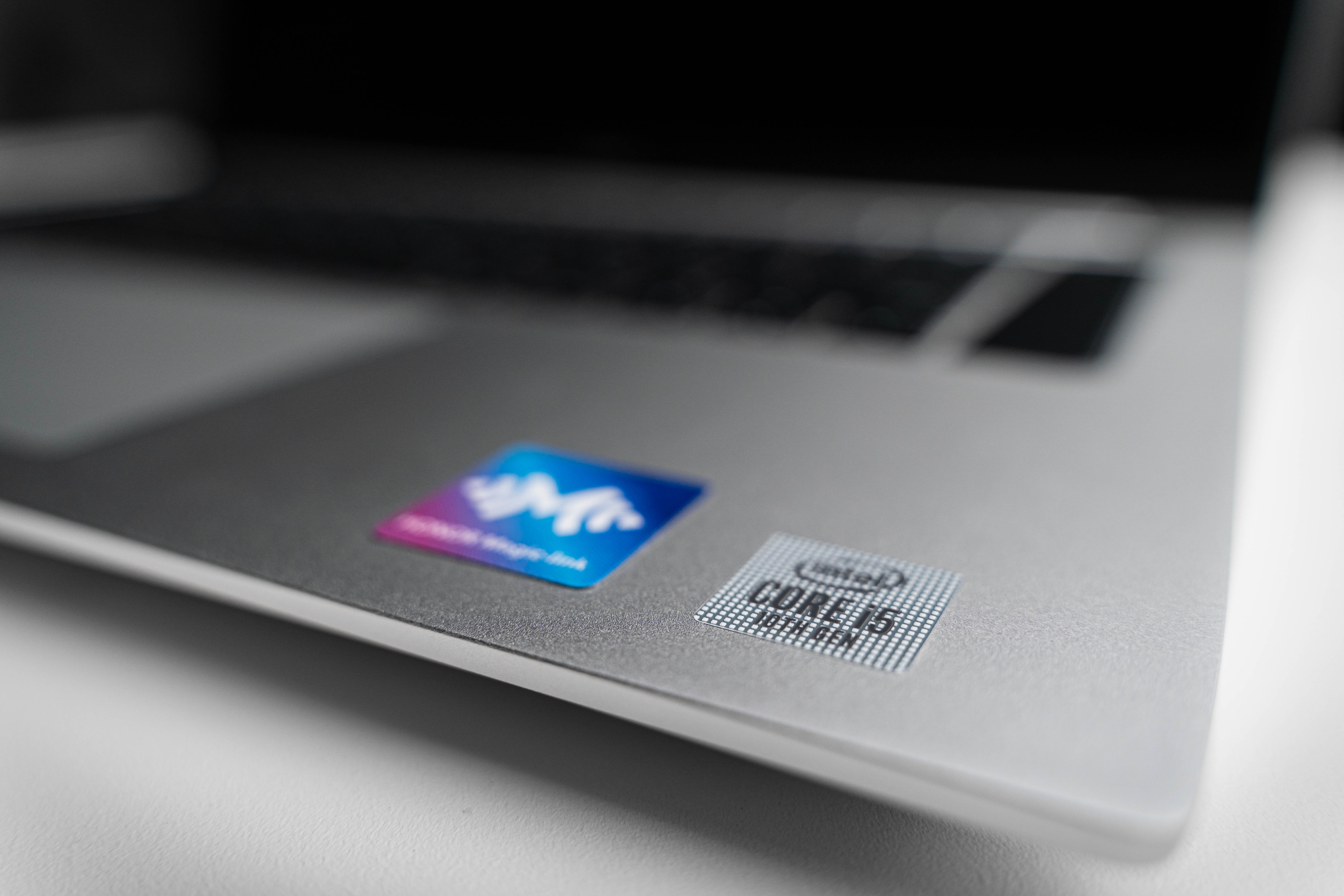 pstrongspan-stylefont-size24pxThe-New-HONOR-MagicBook