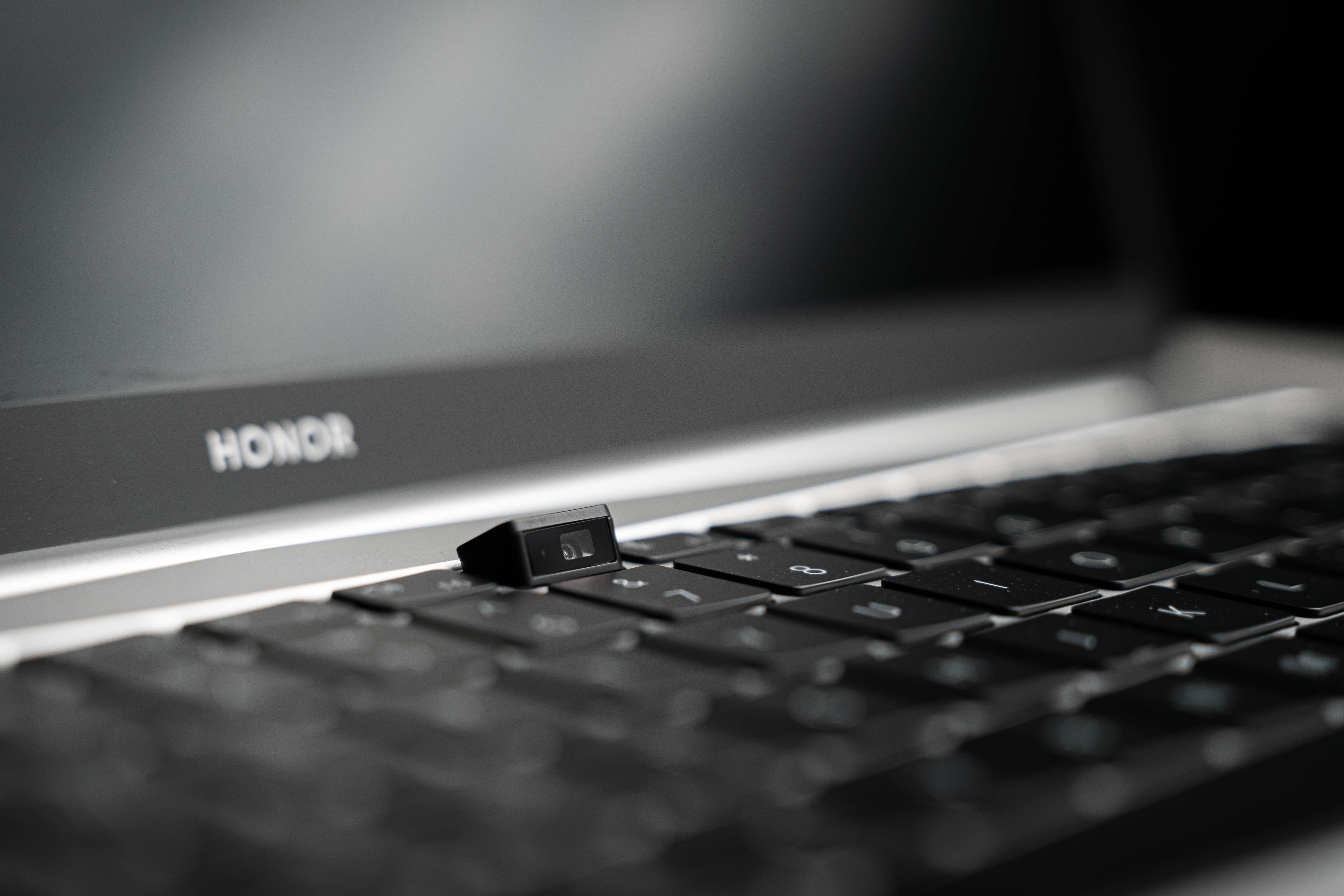 pstrongspan-stylefont-size24pxThe-New-HONOR-MagicBook