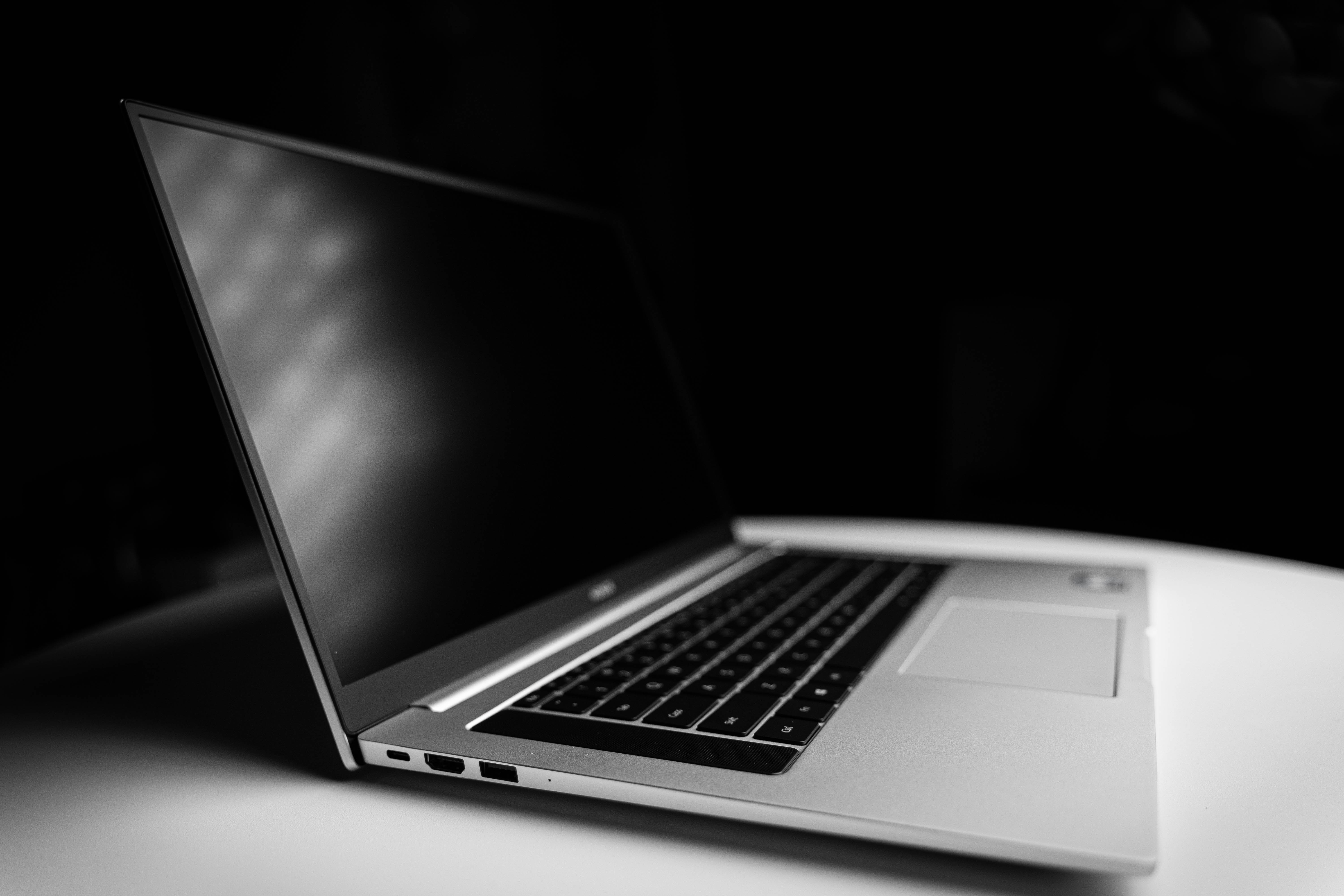 pstrongspan-stylefont-size24pxThe-New-HONOR-MagicBook