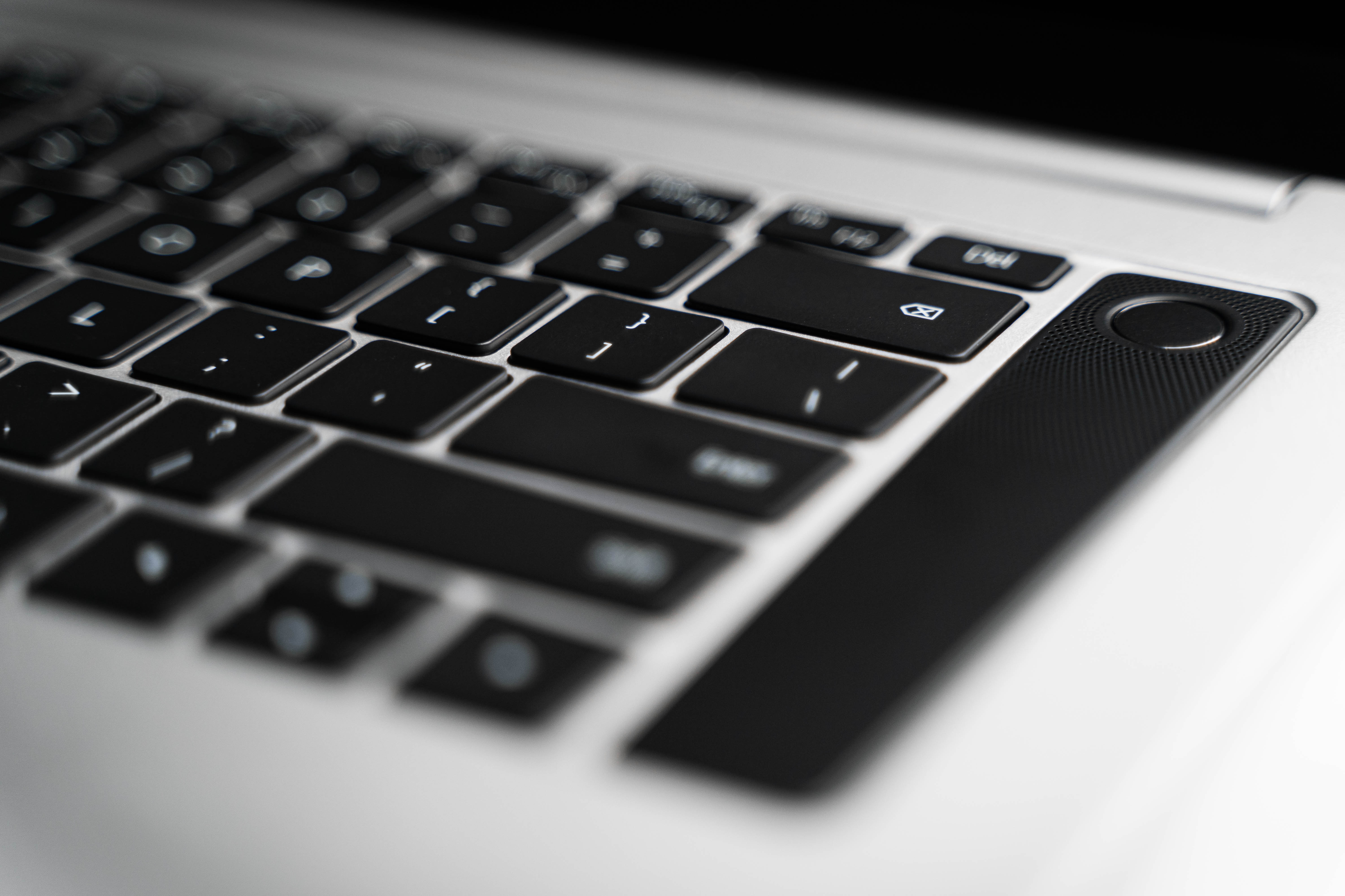 pstrongspan-stylefont-size24pxThe-New-HONOR-MagicBook